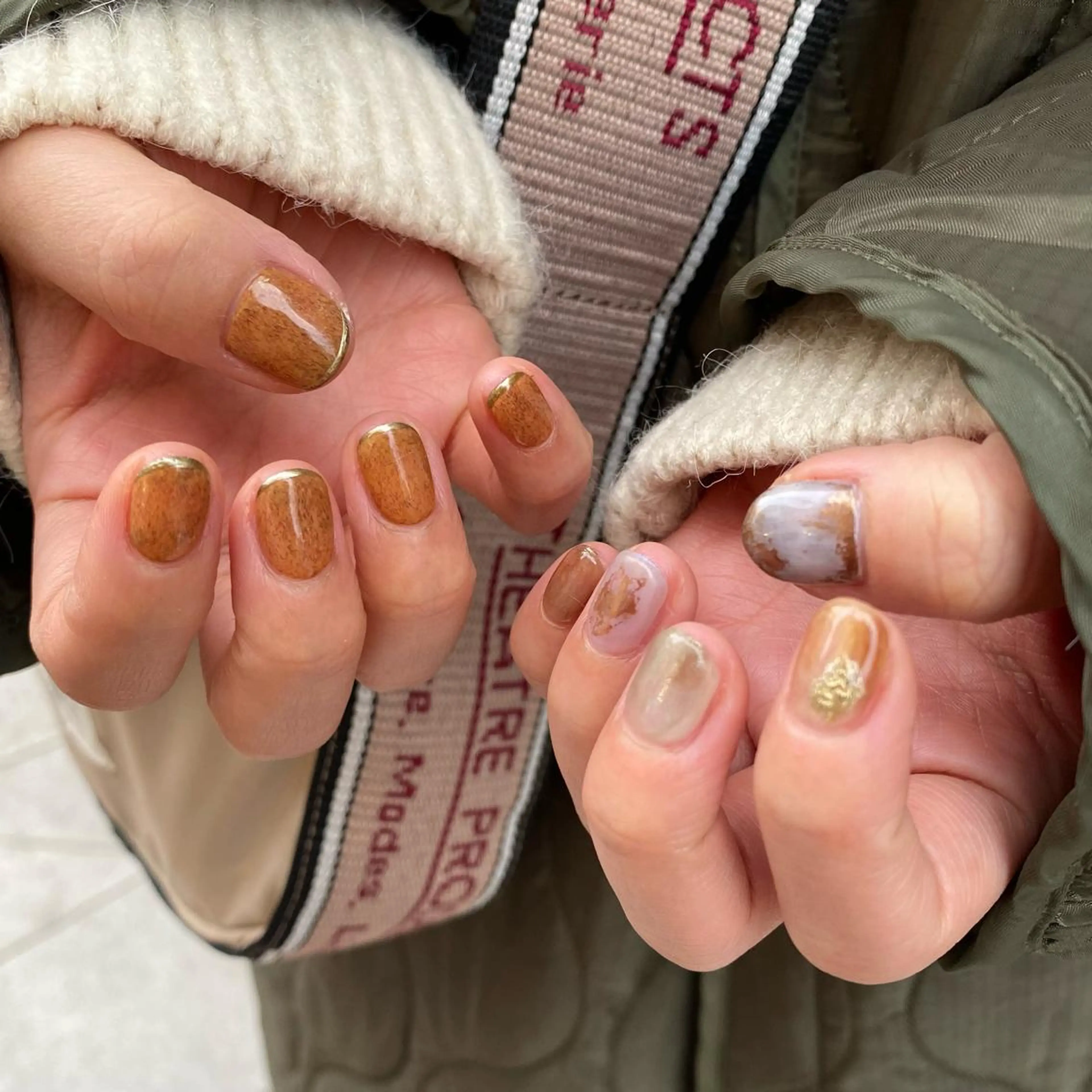 ネイル アートネイル フレンチネイル ゴールド ニュアンスネイル ハンドネイル nable.所属・望月 実莉のネイルデザイン