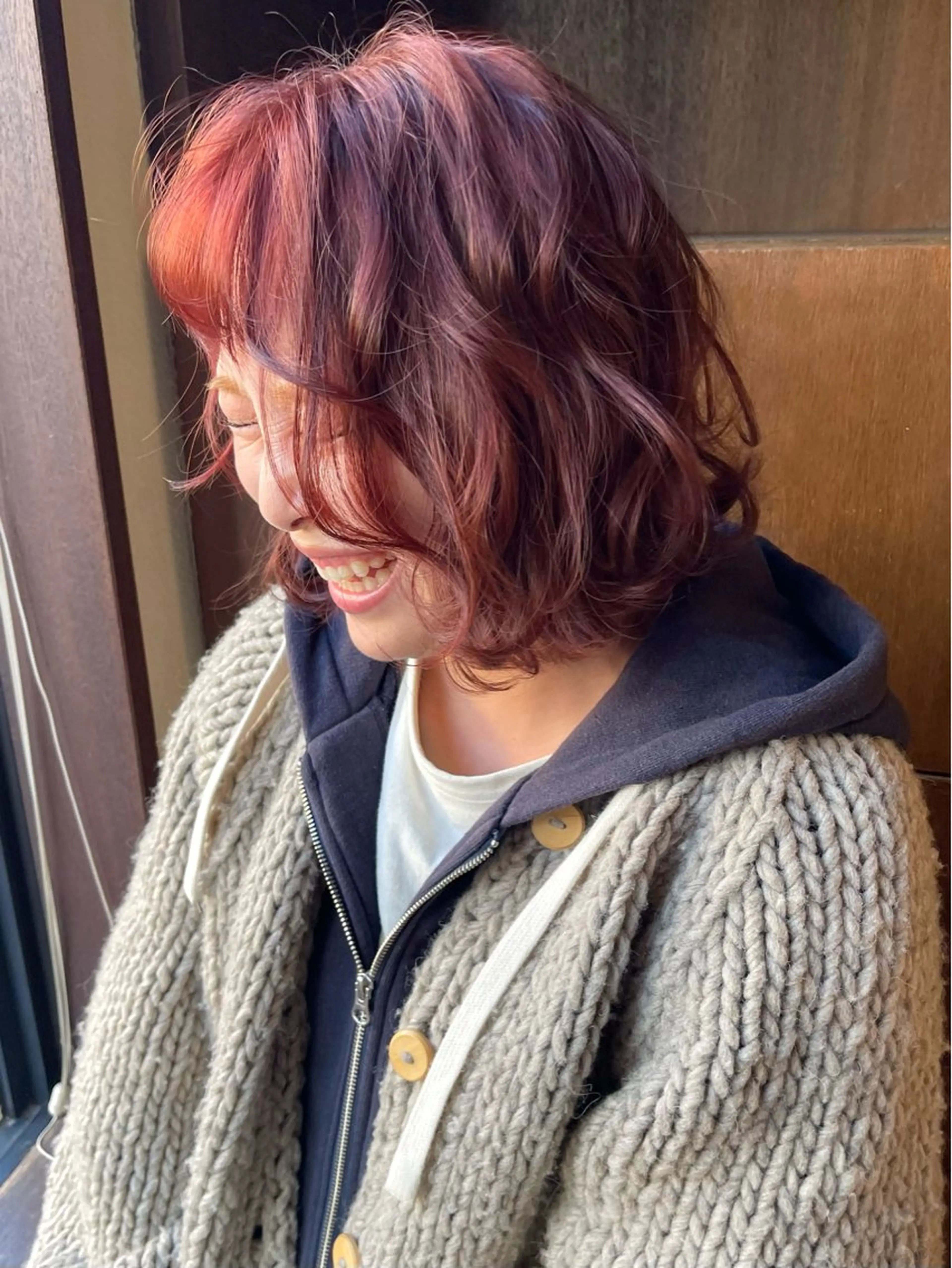 ショート カラー オレンジ レッドカラー ボブ ヘアカラー トリートメント 髪質改善ｶﾗｰ ｹｱﾌﾞﾘｰﾁ/ﾀﾑのヘアスタイル