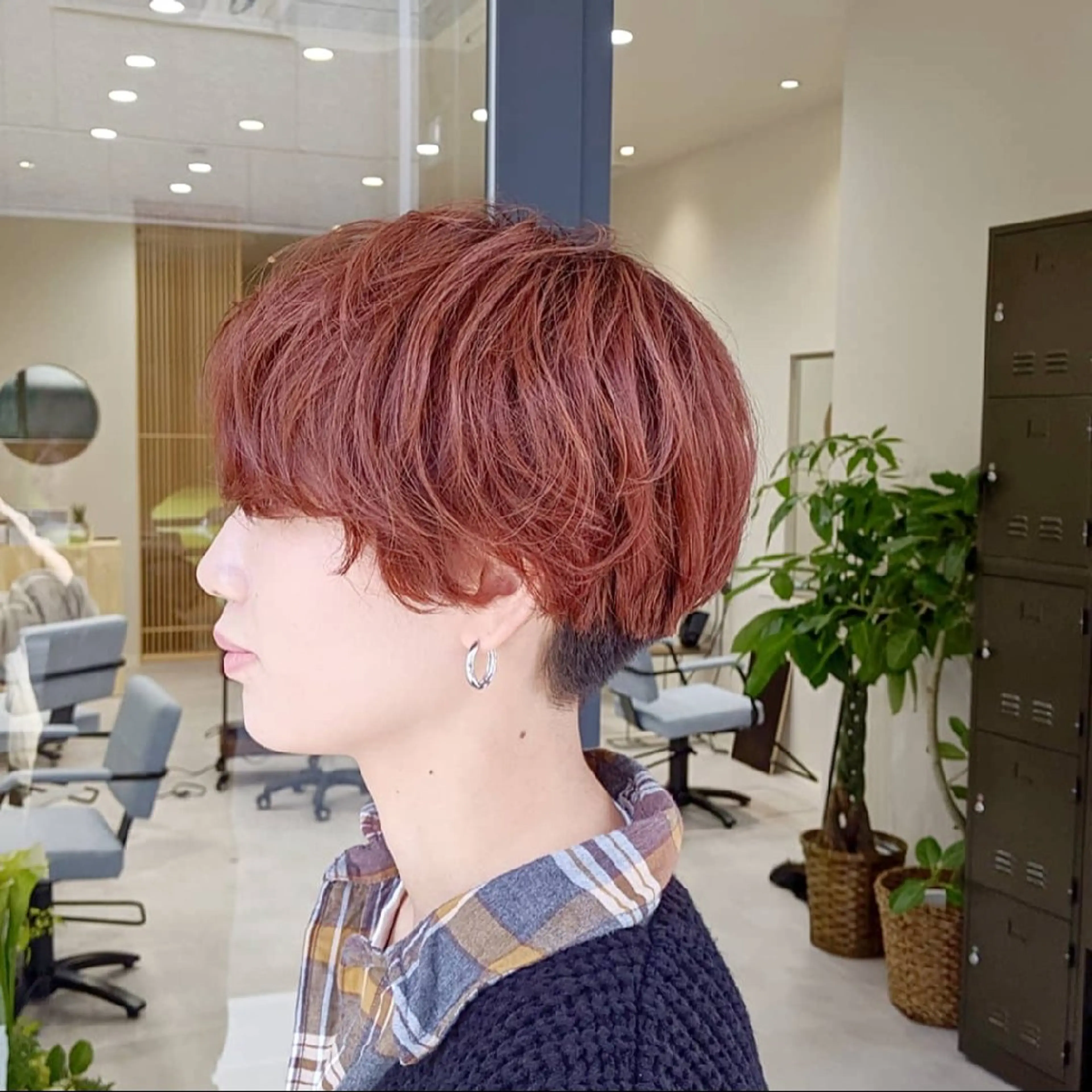 ショート カラー ハンサムショート レッドカラー ショートヘア カット ヘアカラー kitsuki北参道所属・カガラシュン/ 刈り上げ/ウルフのヘアスタイル