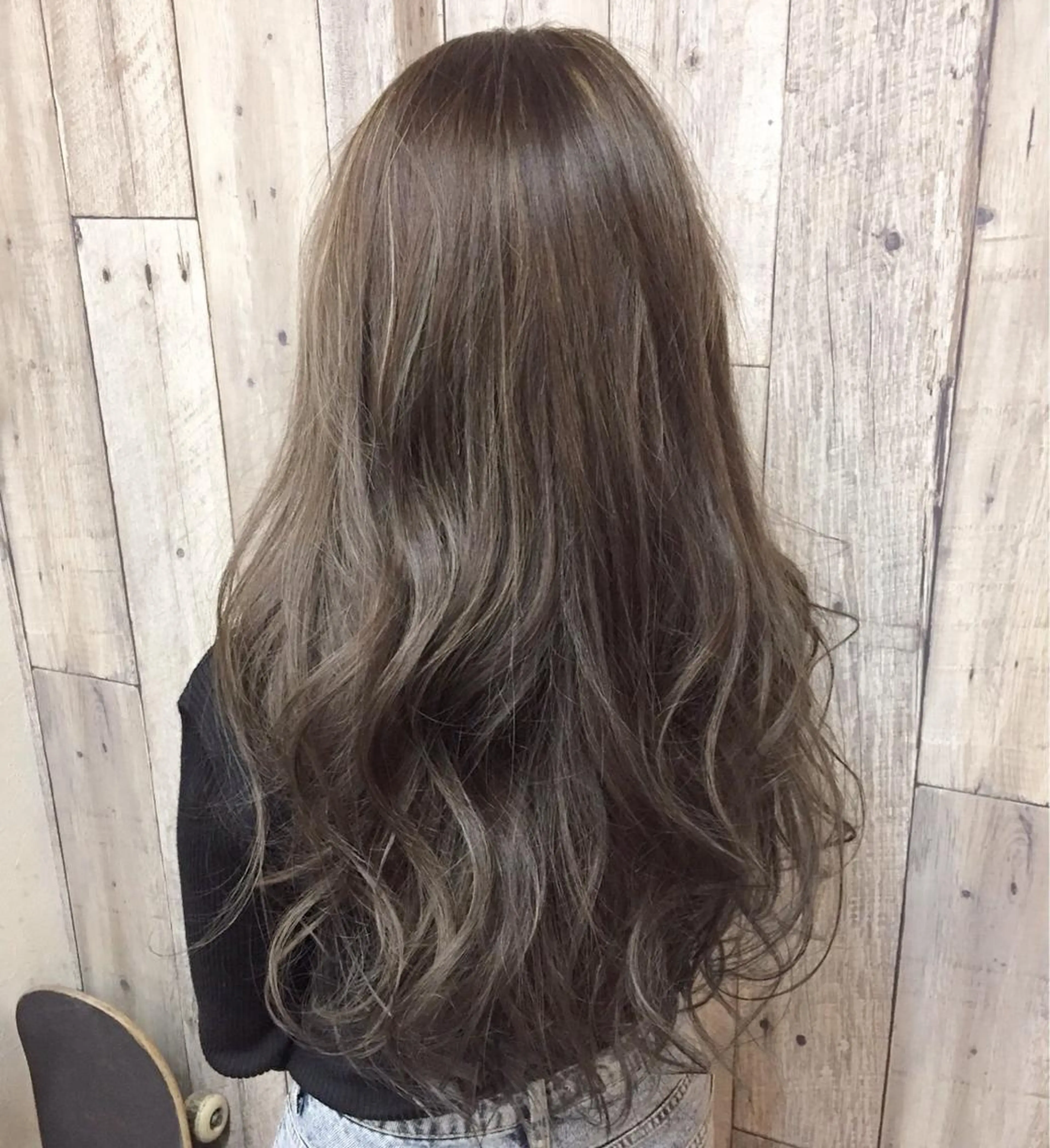 ロング カラー アッシュ アッシュグレー アッシュグレージュ グレージュ オレンジ 泉 大基のヘアスタイル