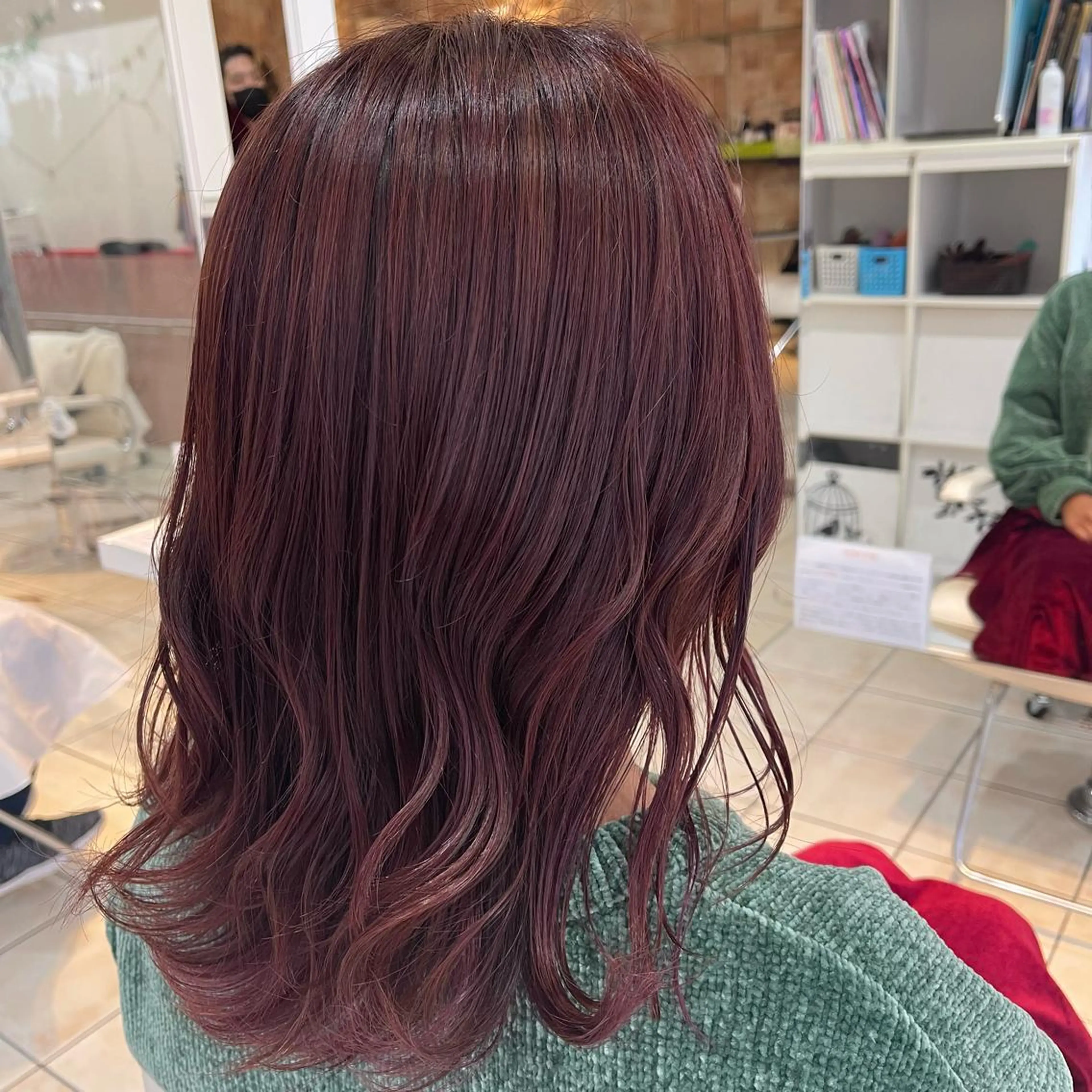 ミディアム カラー 艶髪 インナーカラーのヘアスタイル