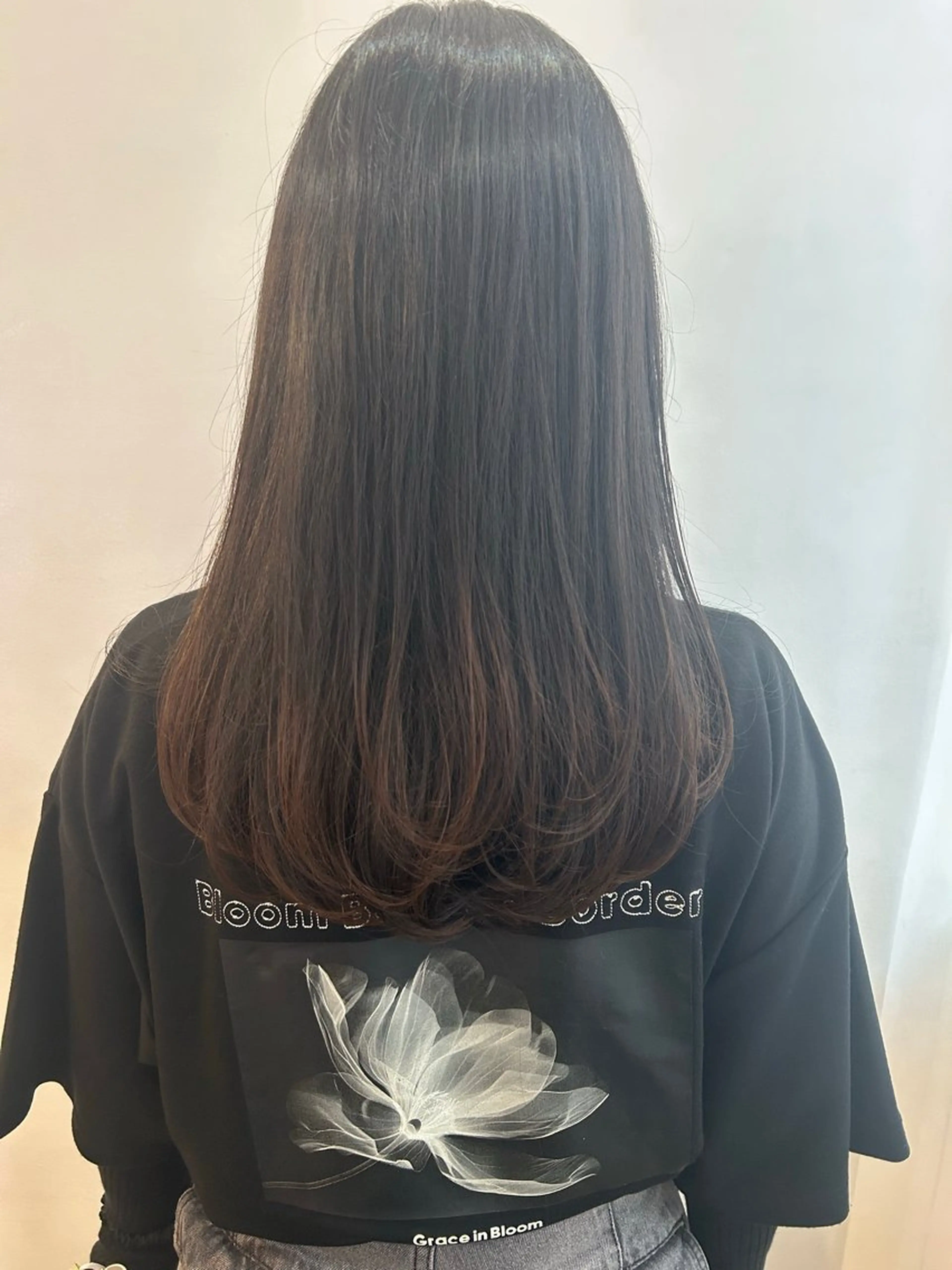 セミロング レイヤーカット ローレイヤー 井上 葉月のヘアスタイル