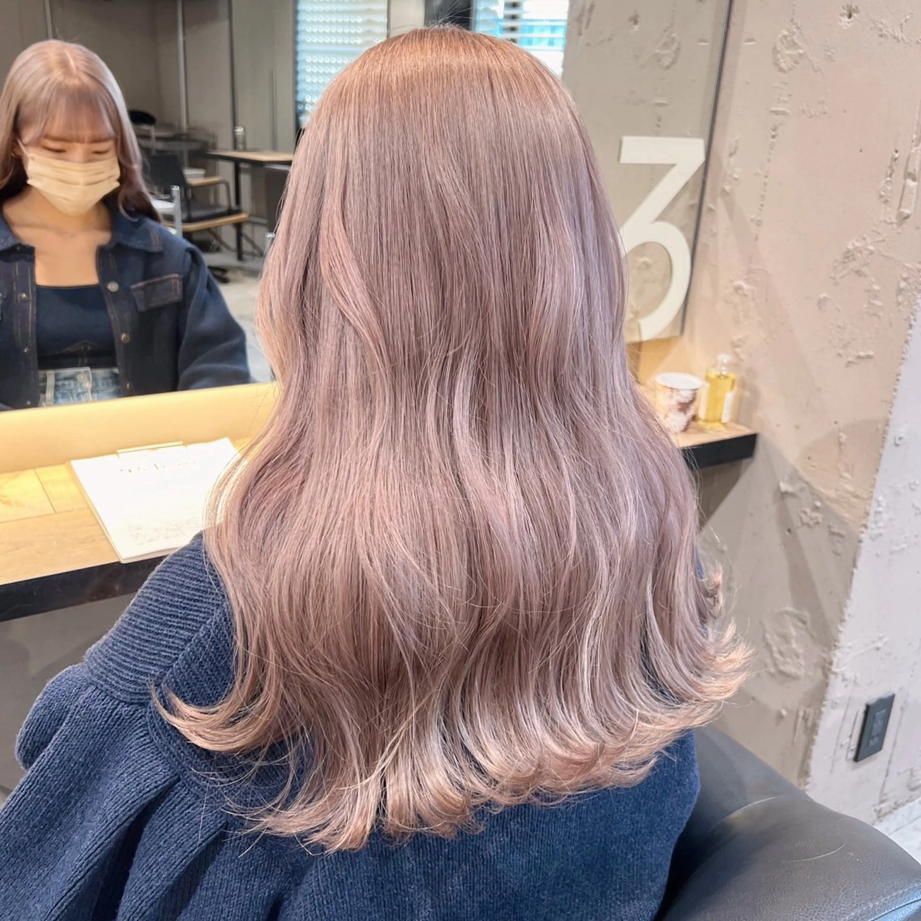 ミディアム カラー ベージュカラー ブリーチ ケアブリーチ ミルクティーベージュ レイヤーカット/韓国 艶カラー🪄REN.のヘアスタイル