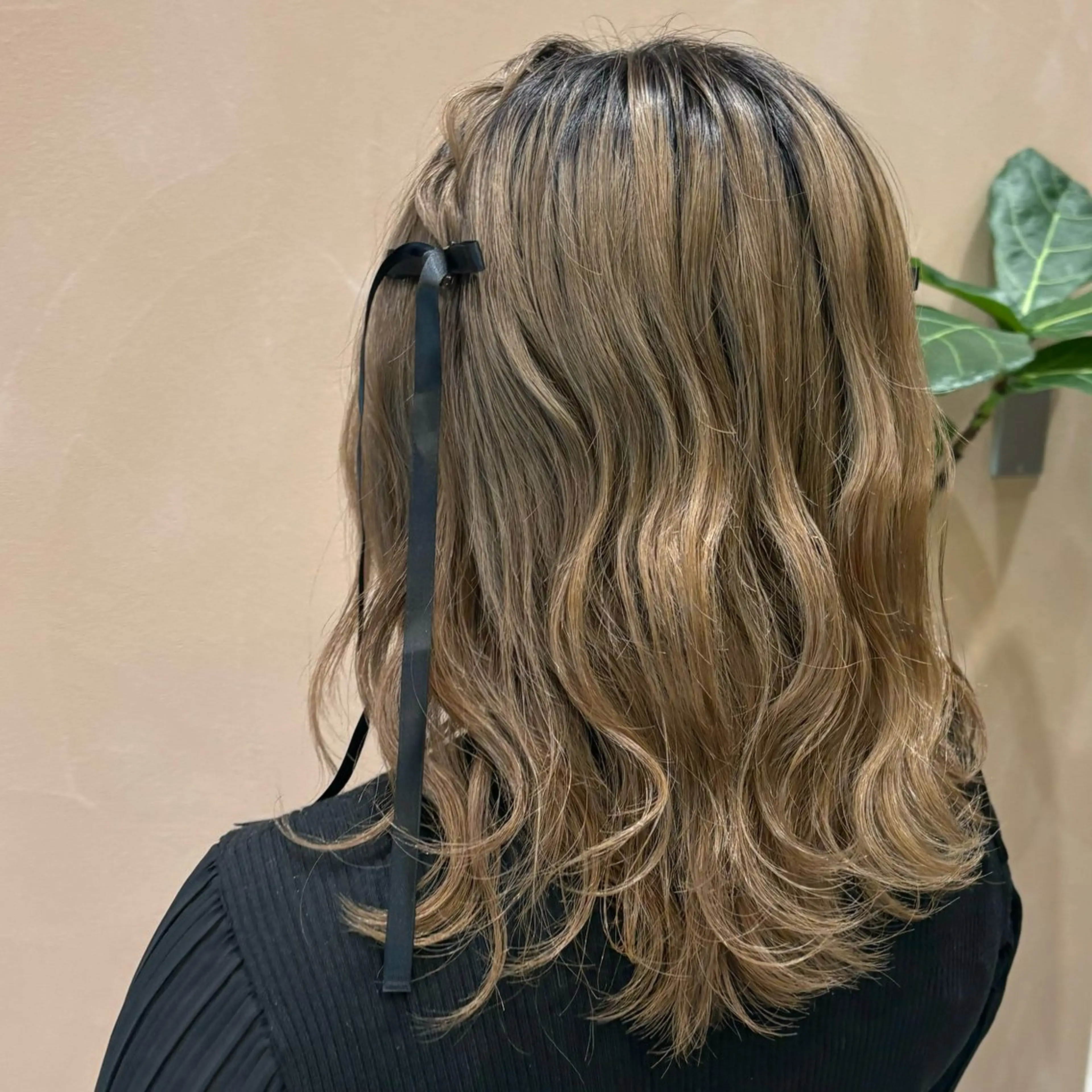 ミディアム ヘアアレンジ 🍏あおい 🍏 似合わせカラーのヘアスタイル