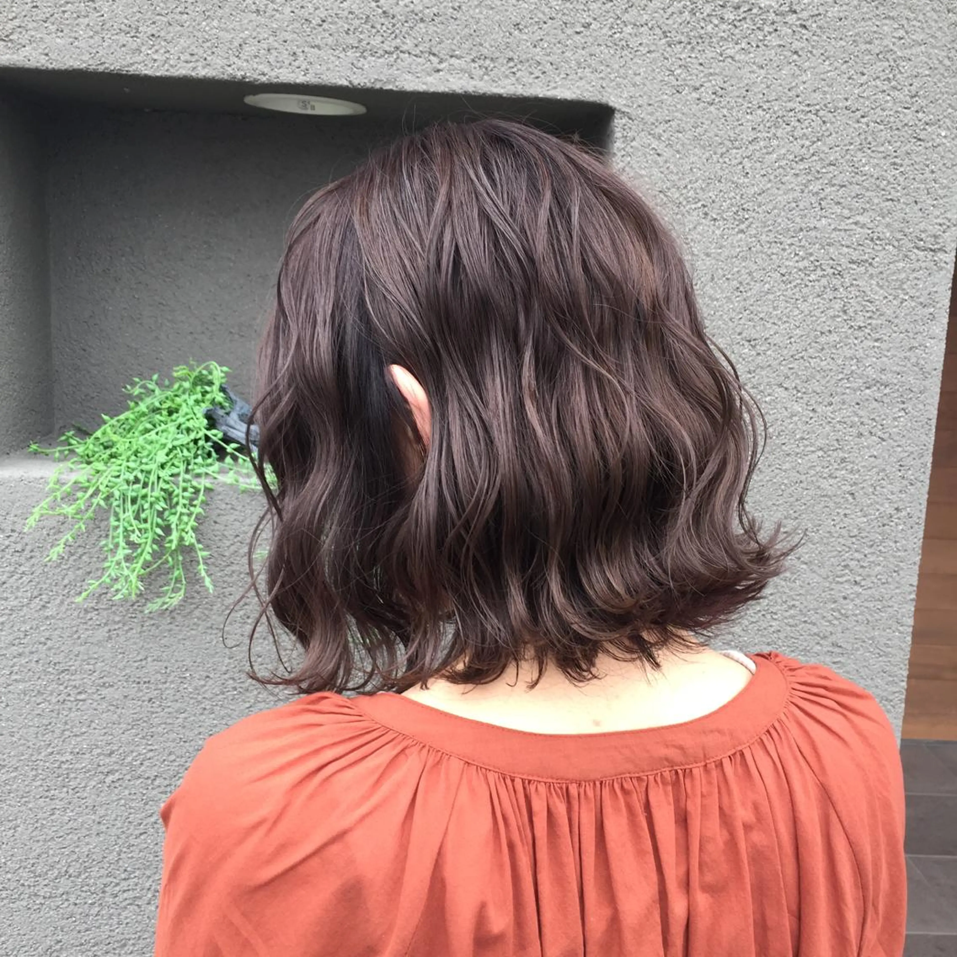 ミディアム カット ヘアカラー maco 艶感ハイトーン🦋のヘアスタイル