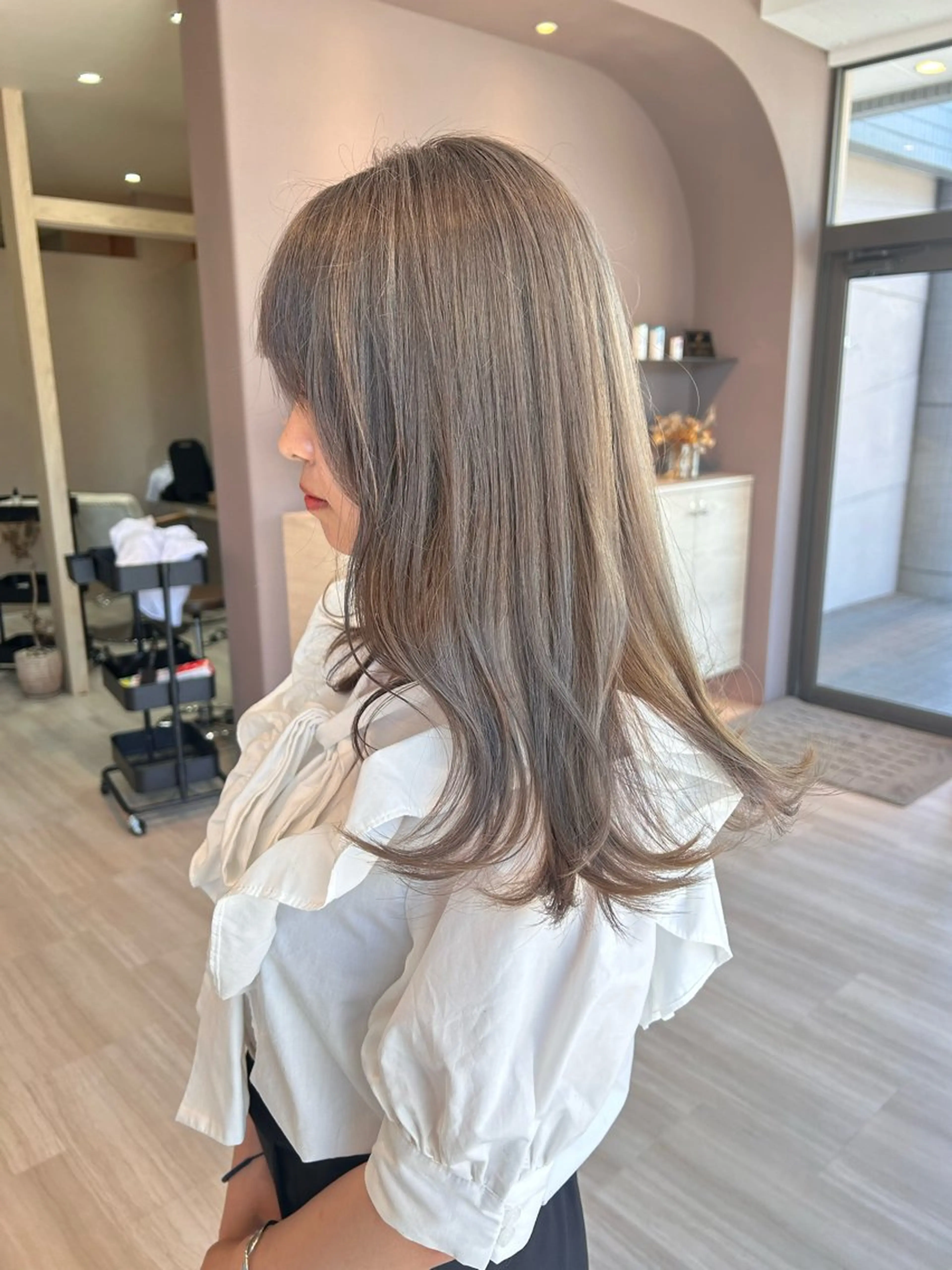セミロング ヘアカラー Licol所属・髪質改善×ダブル カラー専門フリー予約のヘアスタイル