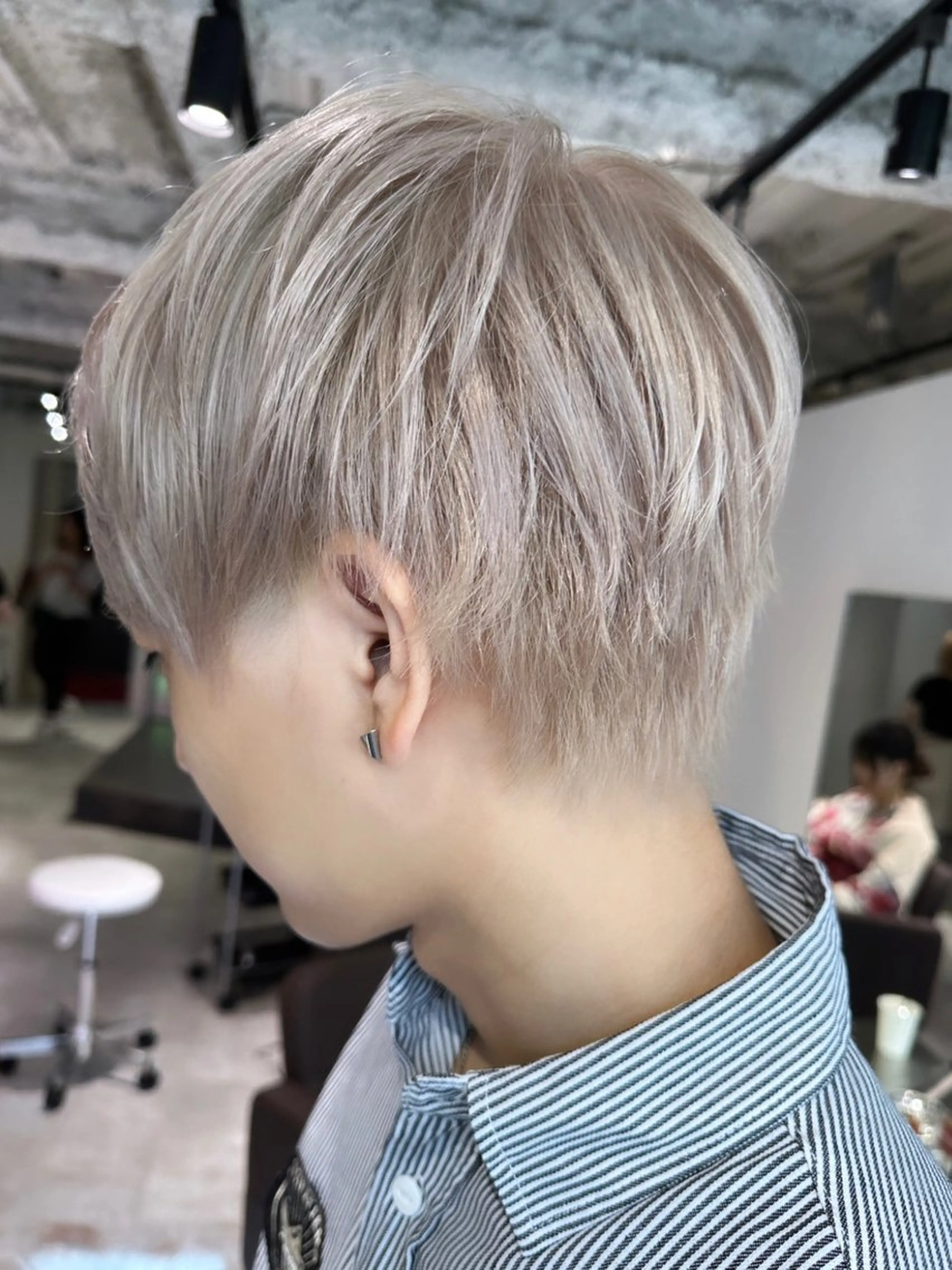 ショート カラー メンズ メンズブリーチ メンズハイトーン メンズインナーカラー メンズ韓国風 ブリーチ 心斎橋ダブルカラー ボブ/レイヤーのヘアスタイル