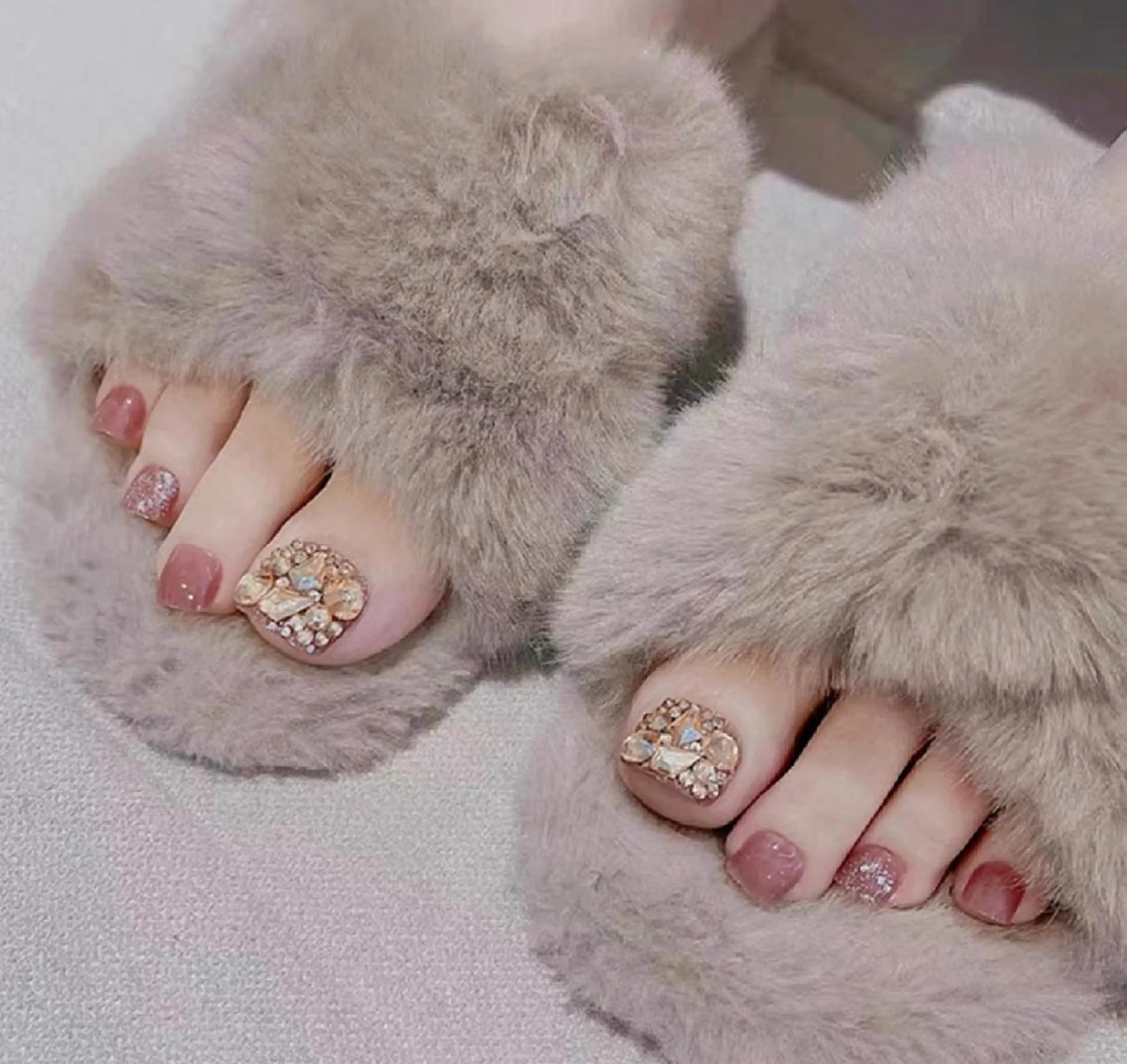 ネイル フットネイル 🤩 Yuliaユリアのネイルデザイン