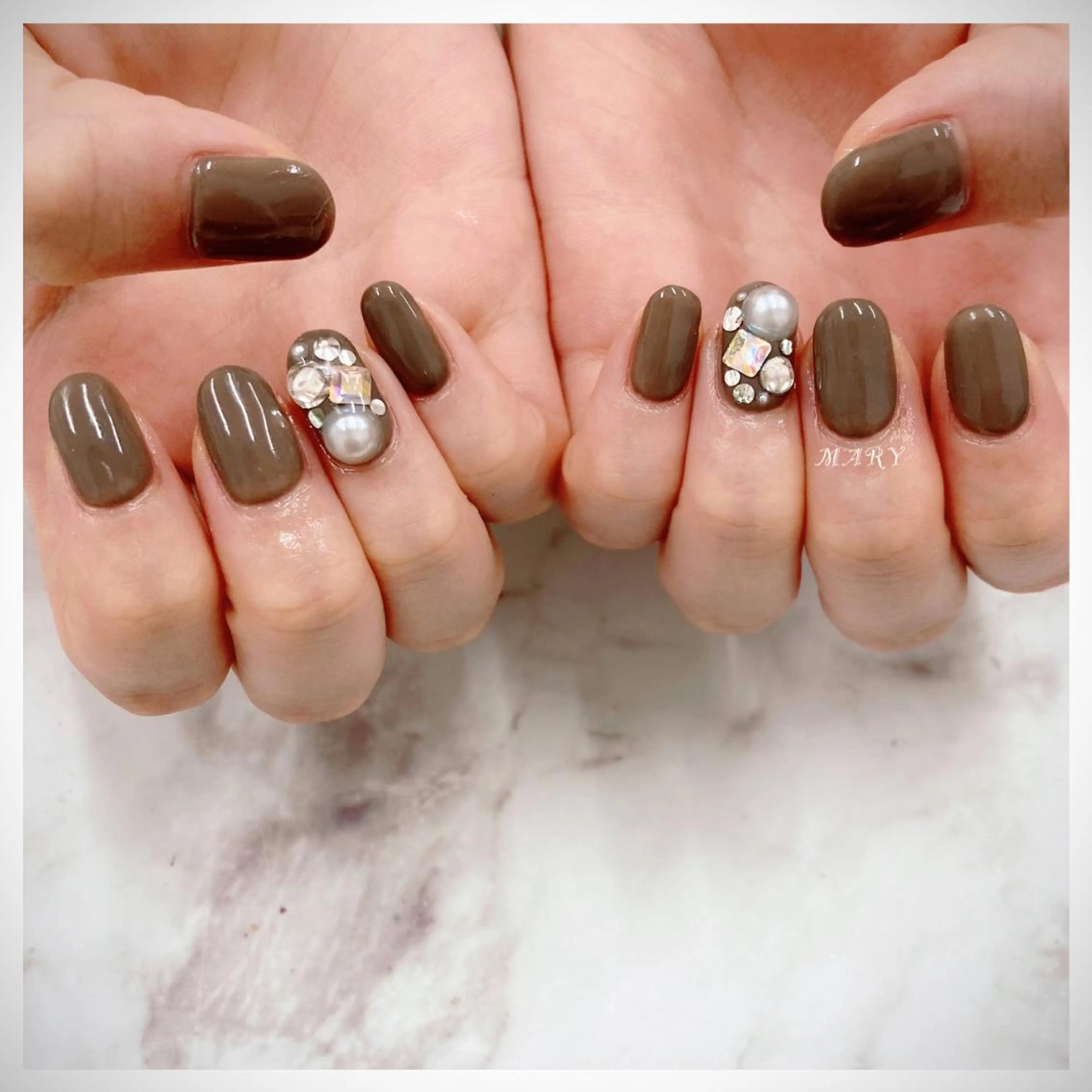 ネイル キラキラネイル ニュアンスネイル ワンカラーネイル シンプルネイル ハンドネイル Mary nail所属・Mary nail .narumiのネイルデザイン