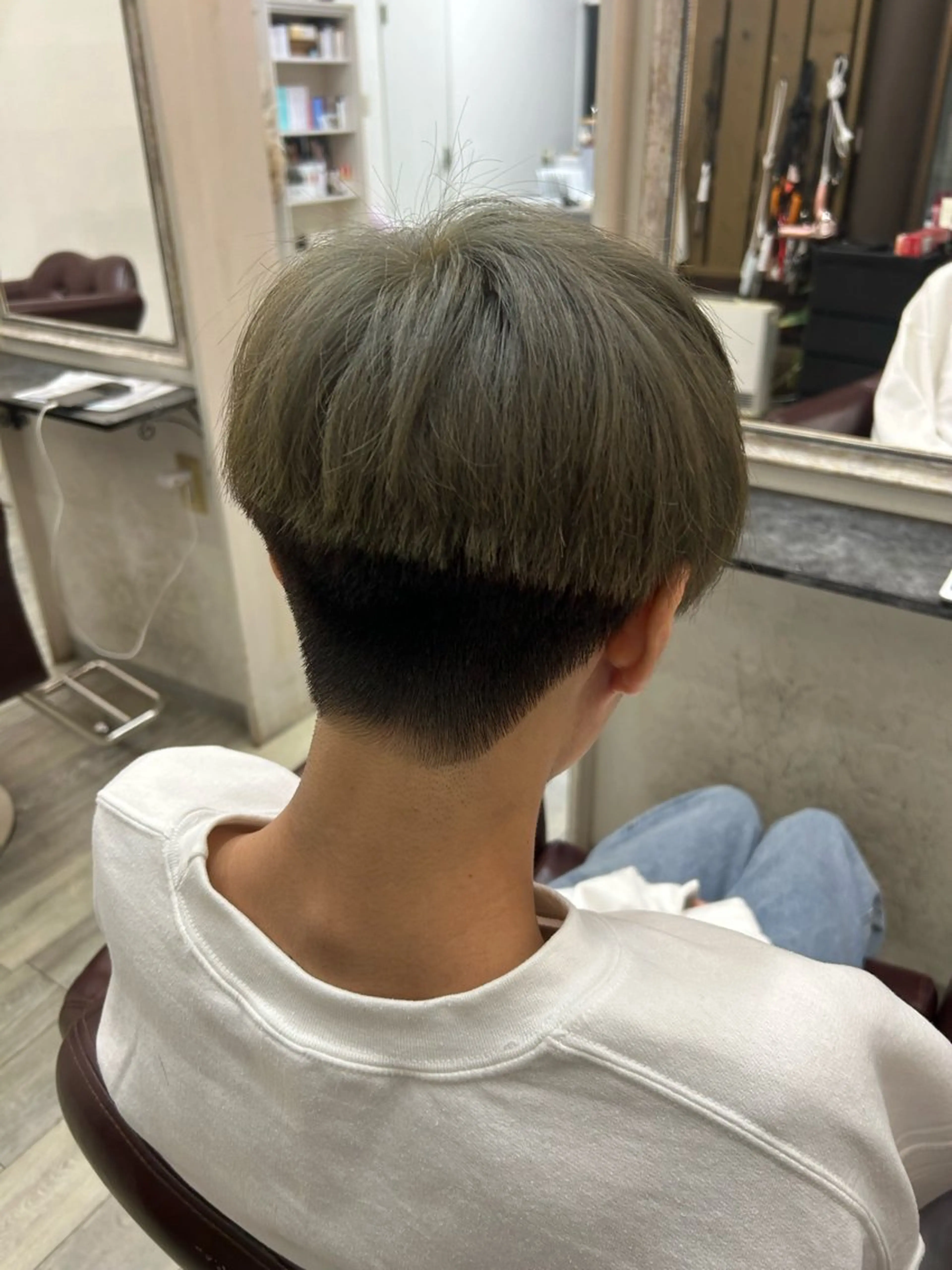 カラー メンズ メンズブリーチ ベージュカラー ブリーチ オリーブベージュ GRACE hair designing(グレイスヘアデザイニング)所属・大竹里旺 カットモデル募集中のヘアスタイル