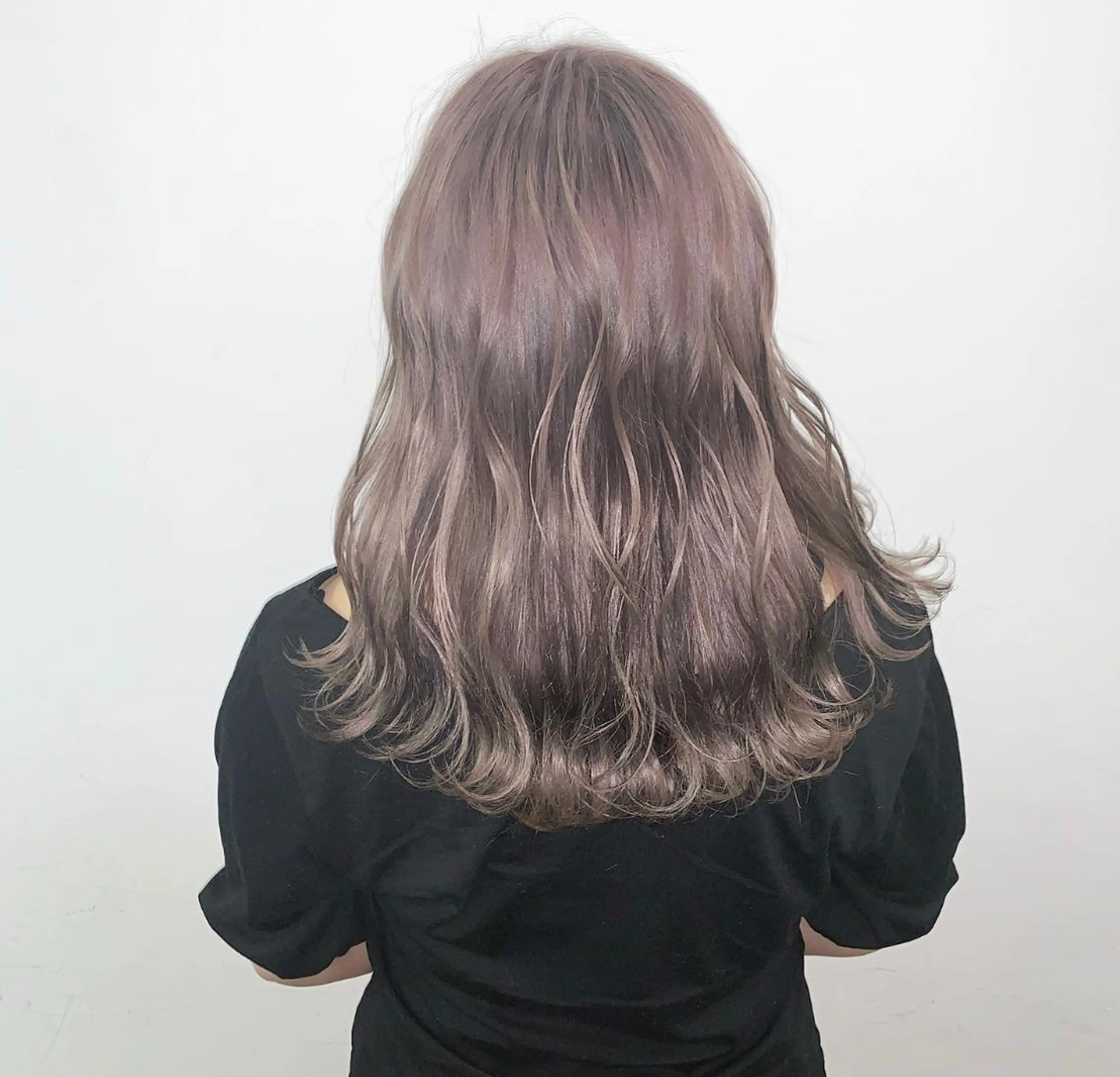 ロング カラー ブリーチ グレージュ ブリーチソムリエ認定 梅田茶屋町Eir辻のヘアスタイル