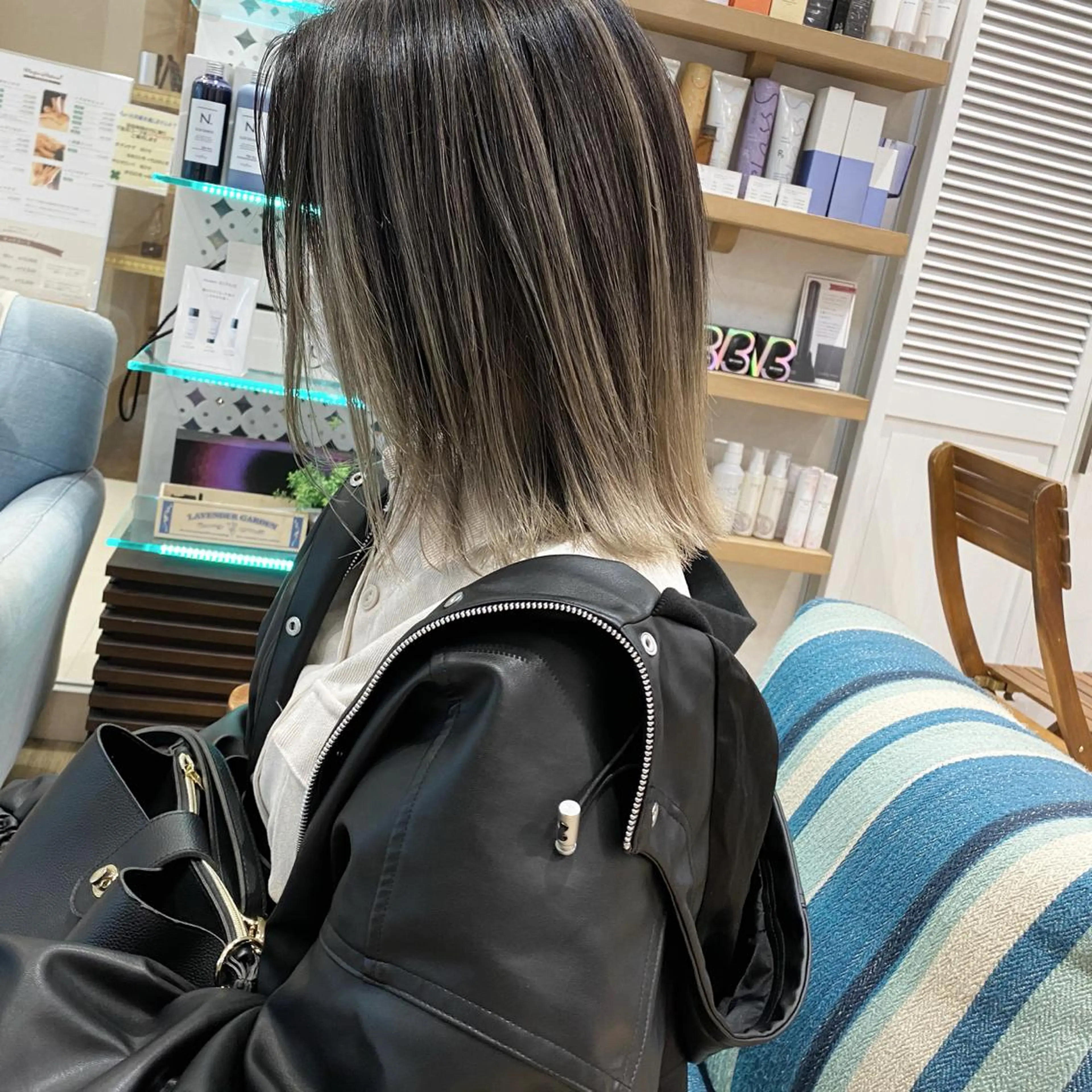 セミロング カラー バレイヤージュ ブリーチ レイヤーカット ヘアカラー デザインカラー 店長🌈annaのヘアスタイル