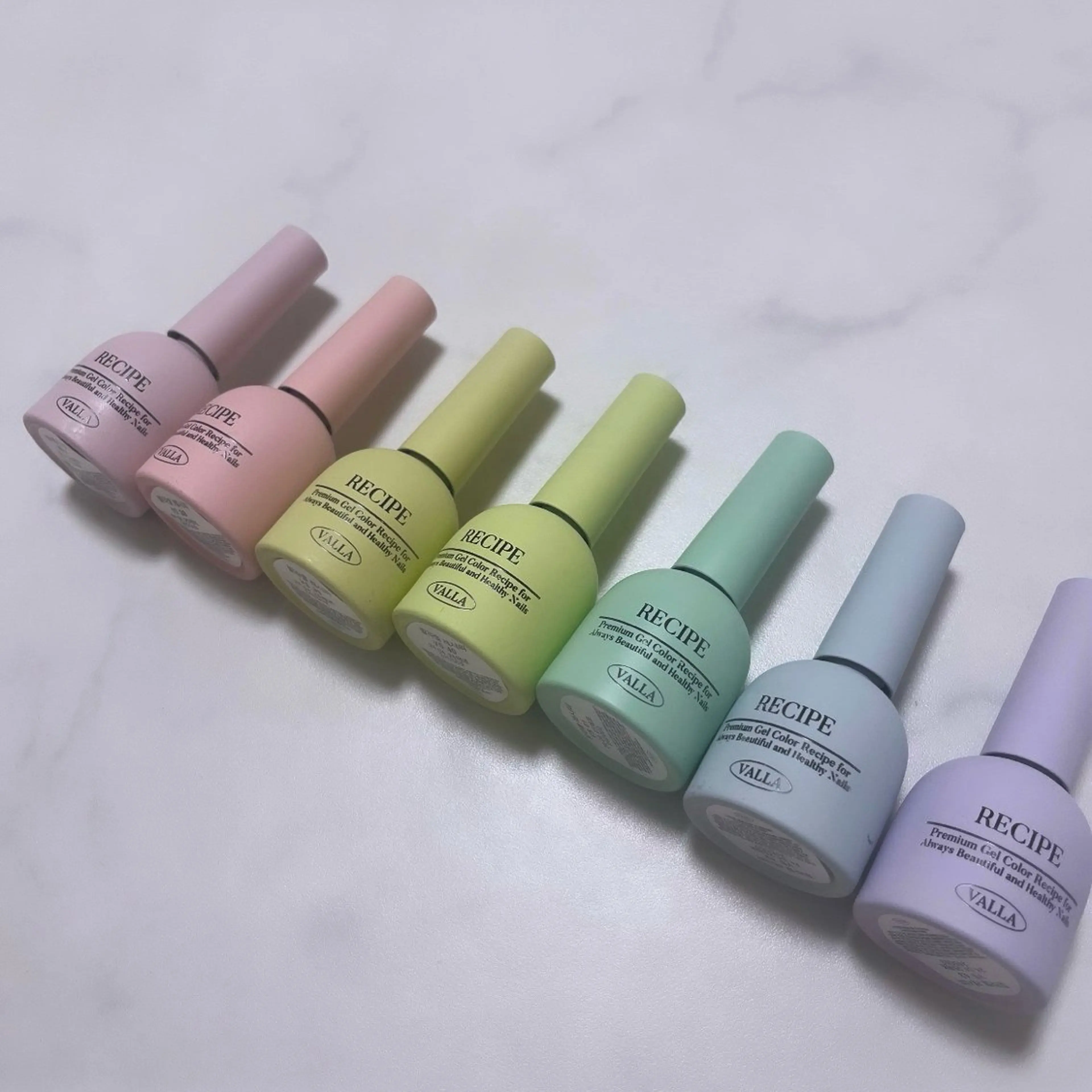 ネイル whitening salon WHITE 名古屋栄店所属・WHITE nail 栄店のネイルデザイン