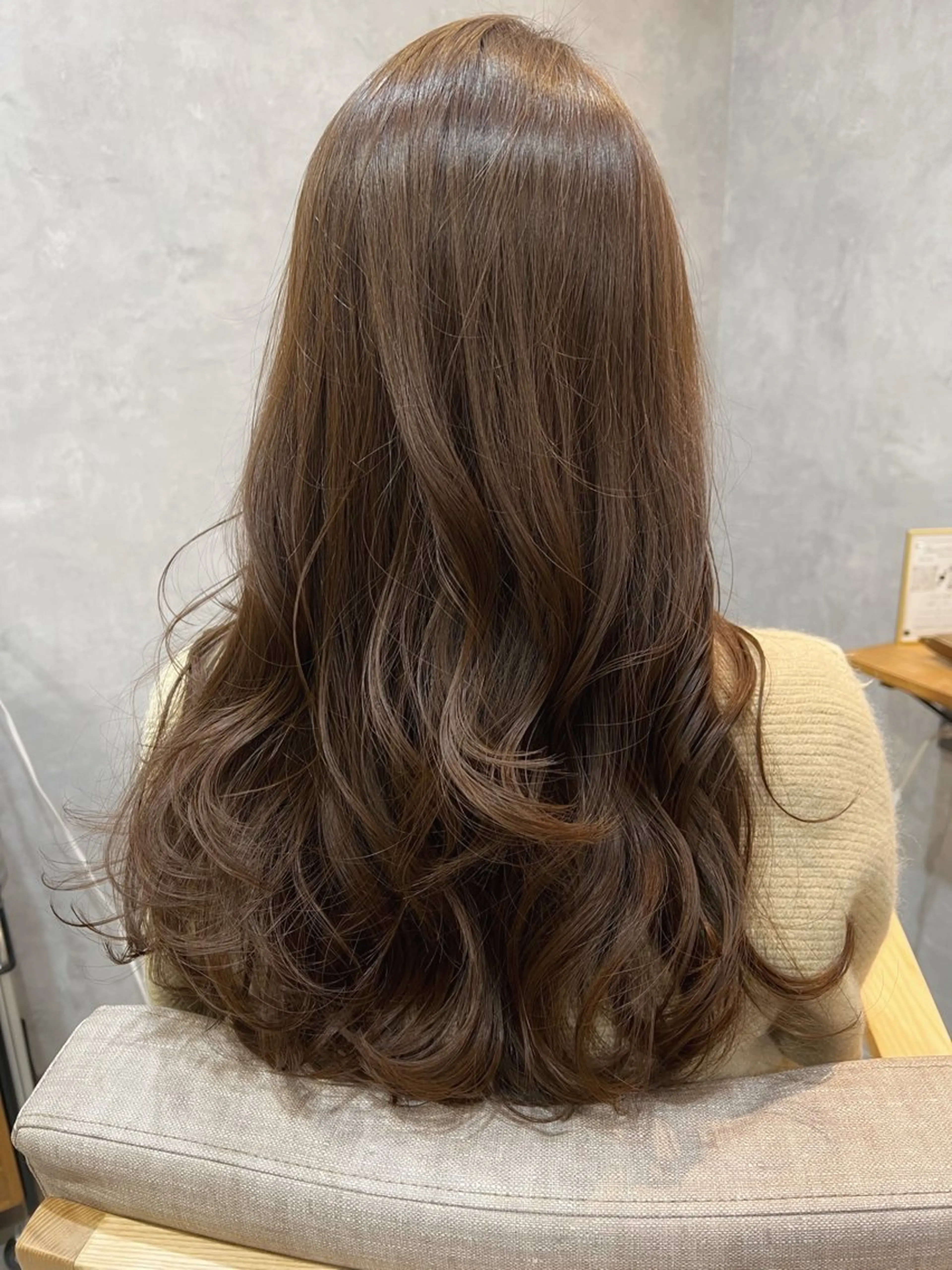 ロング カラー ロングレイヤー アッシュ ベージュカラー ブリーチ ブラウンカラー カット ヘアカラー トリートメント ヘッドスパ 中村ひなた 髪質改善×ヘッドスパのヘアスタイル