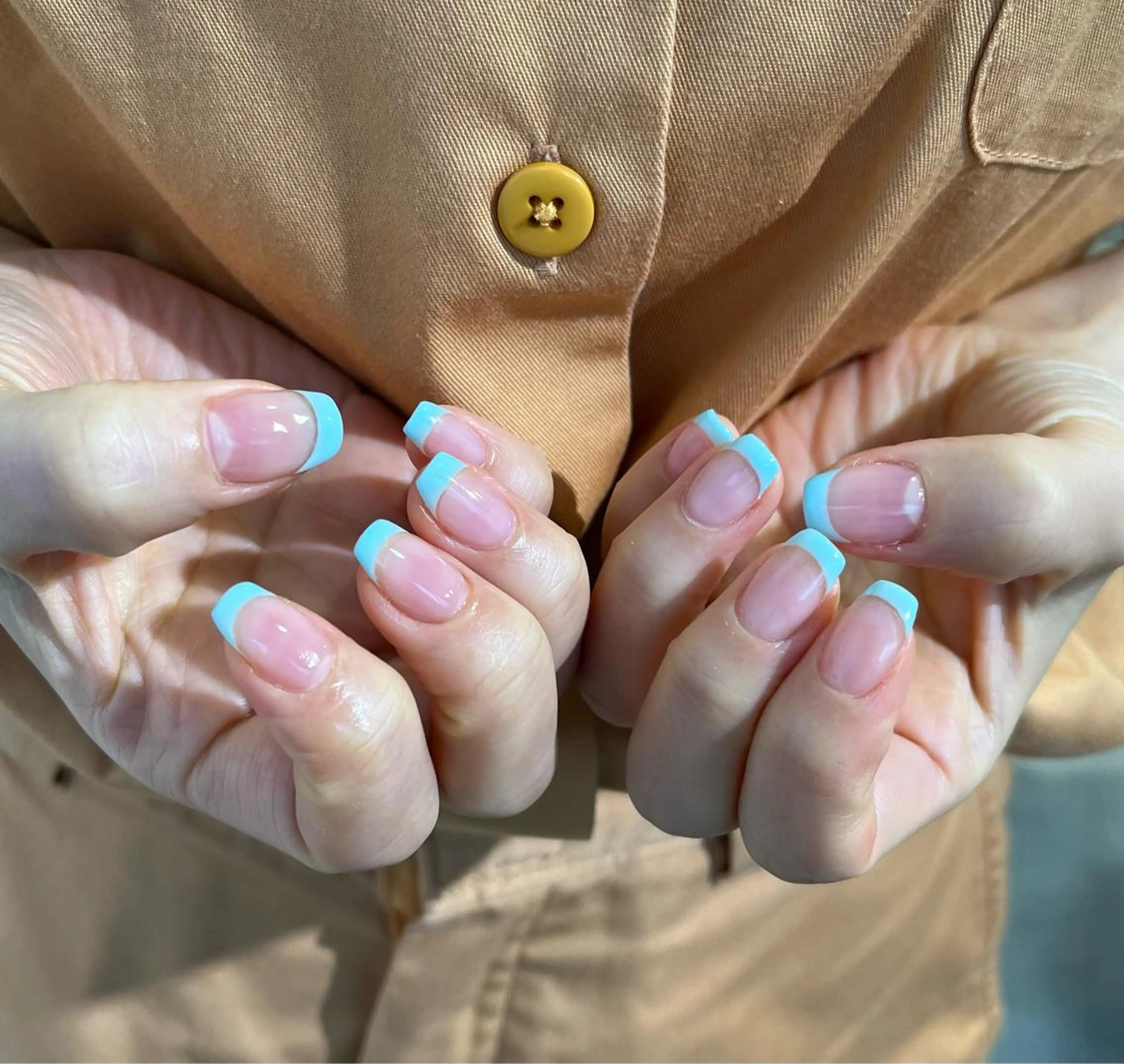 ネイル フレンチネイル 水色 小川 奈々花のネイルデザイン