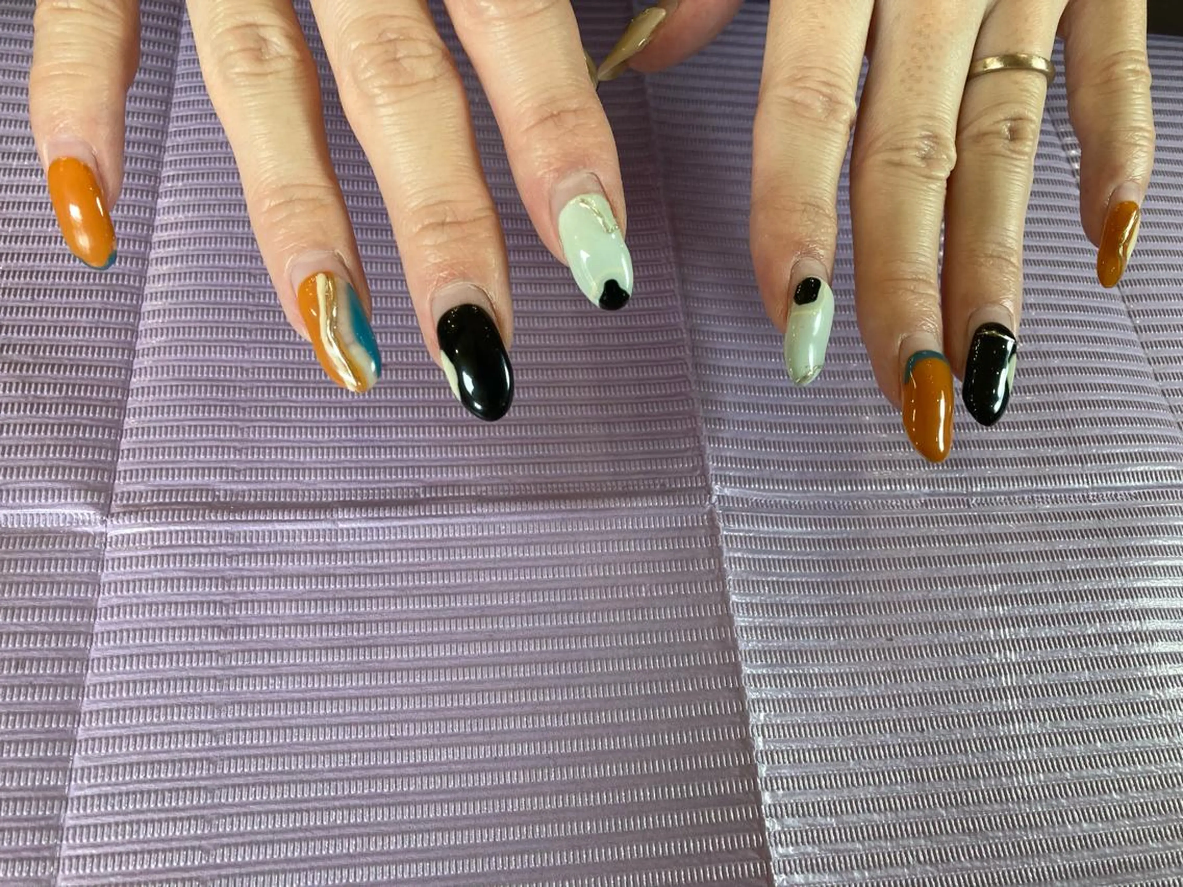 ネイル nailsalon　hue所属・小山 羽奈のネイルデザイン