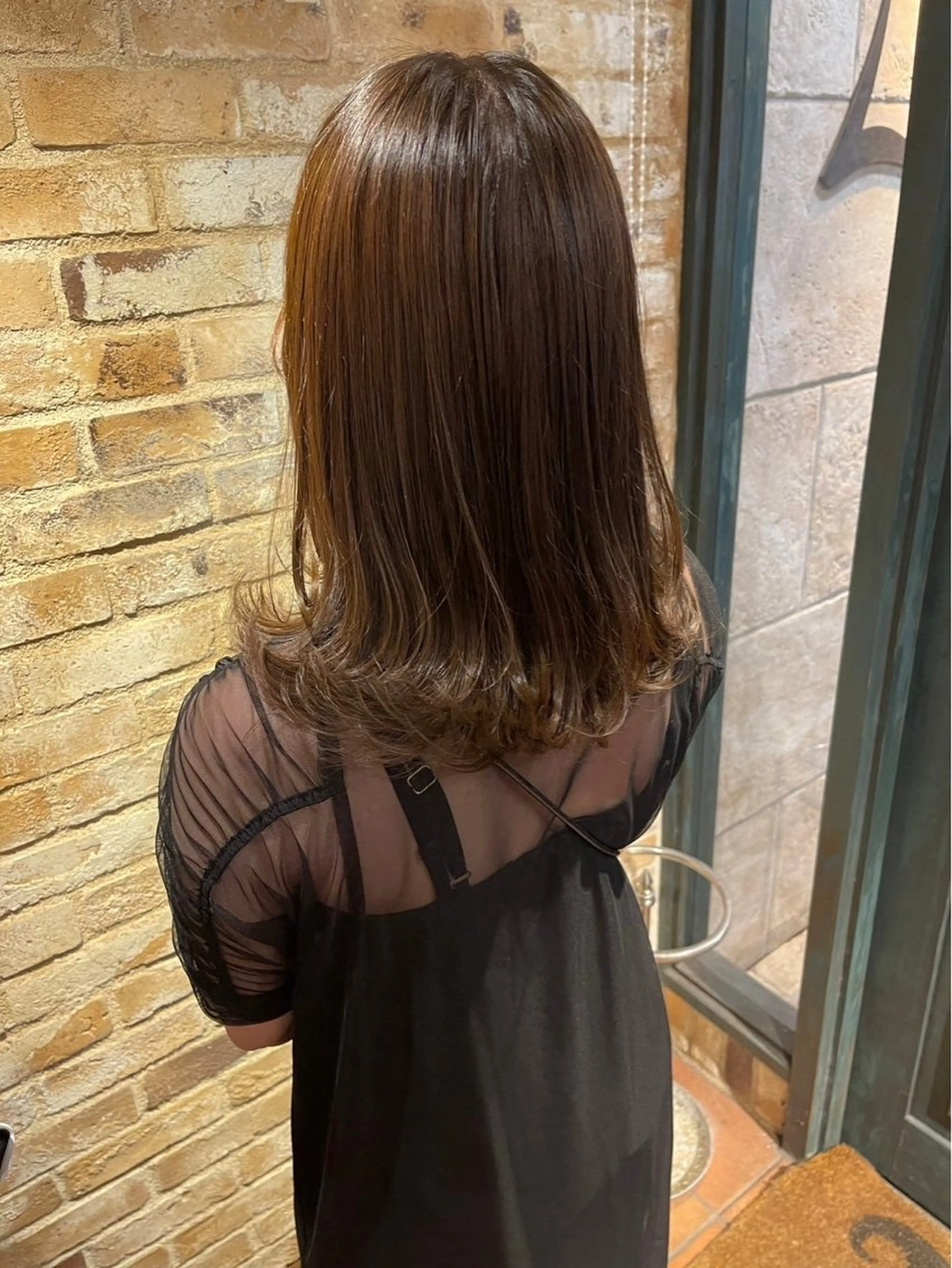 ミディアム 渡邊 七海のヘアスタイル