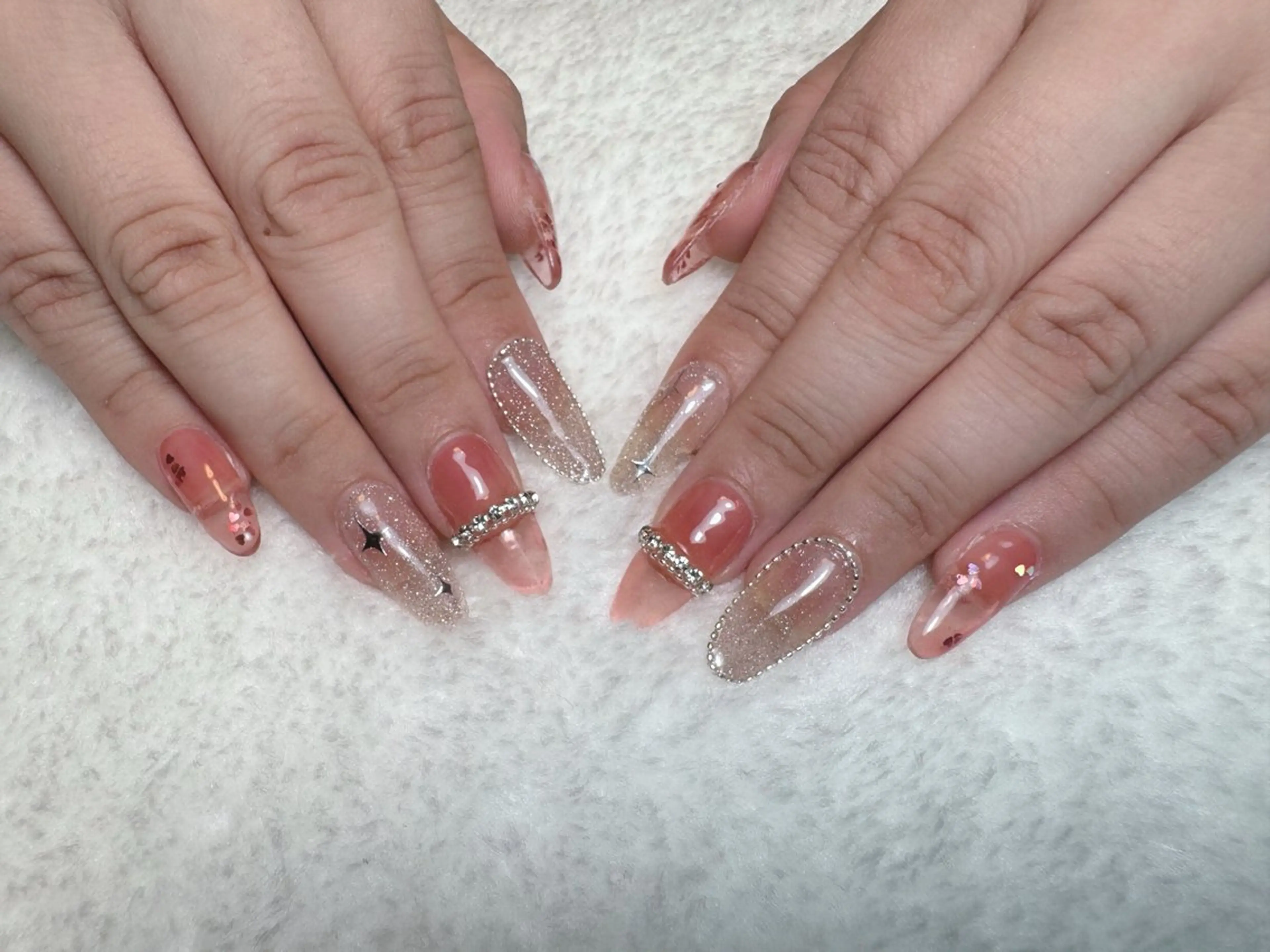 ネイル ブルー ジェルネイル ハート ピンク ワンホンネイル ハンドネイル K&R Nail所属・Nail Salon K&Rのネイルデザイン