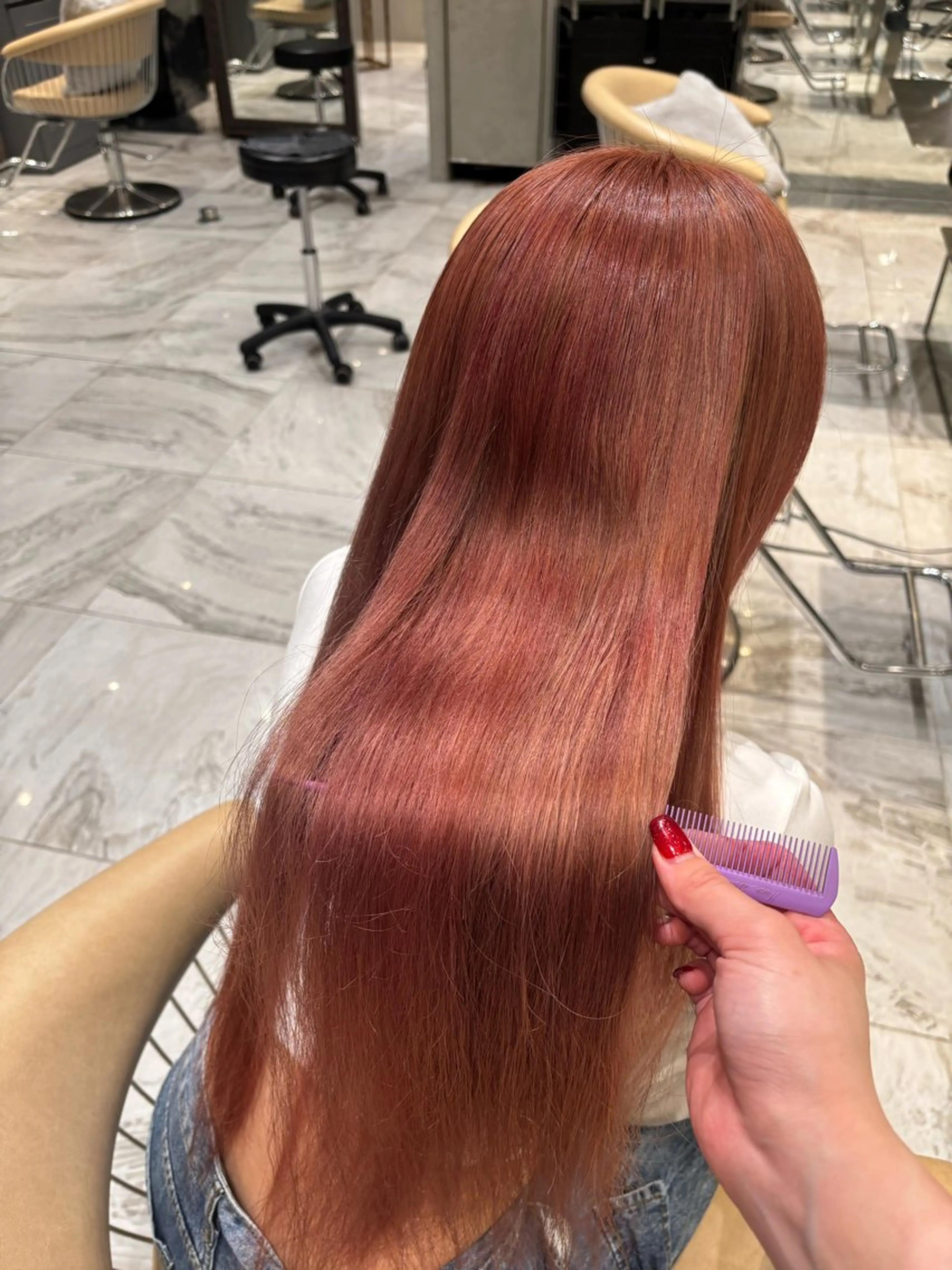 ロング カラー ブリーチ ヘアカラー 透明感カラー/艶髪 髪質改善/縮毛矯正のヘアスタイル