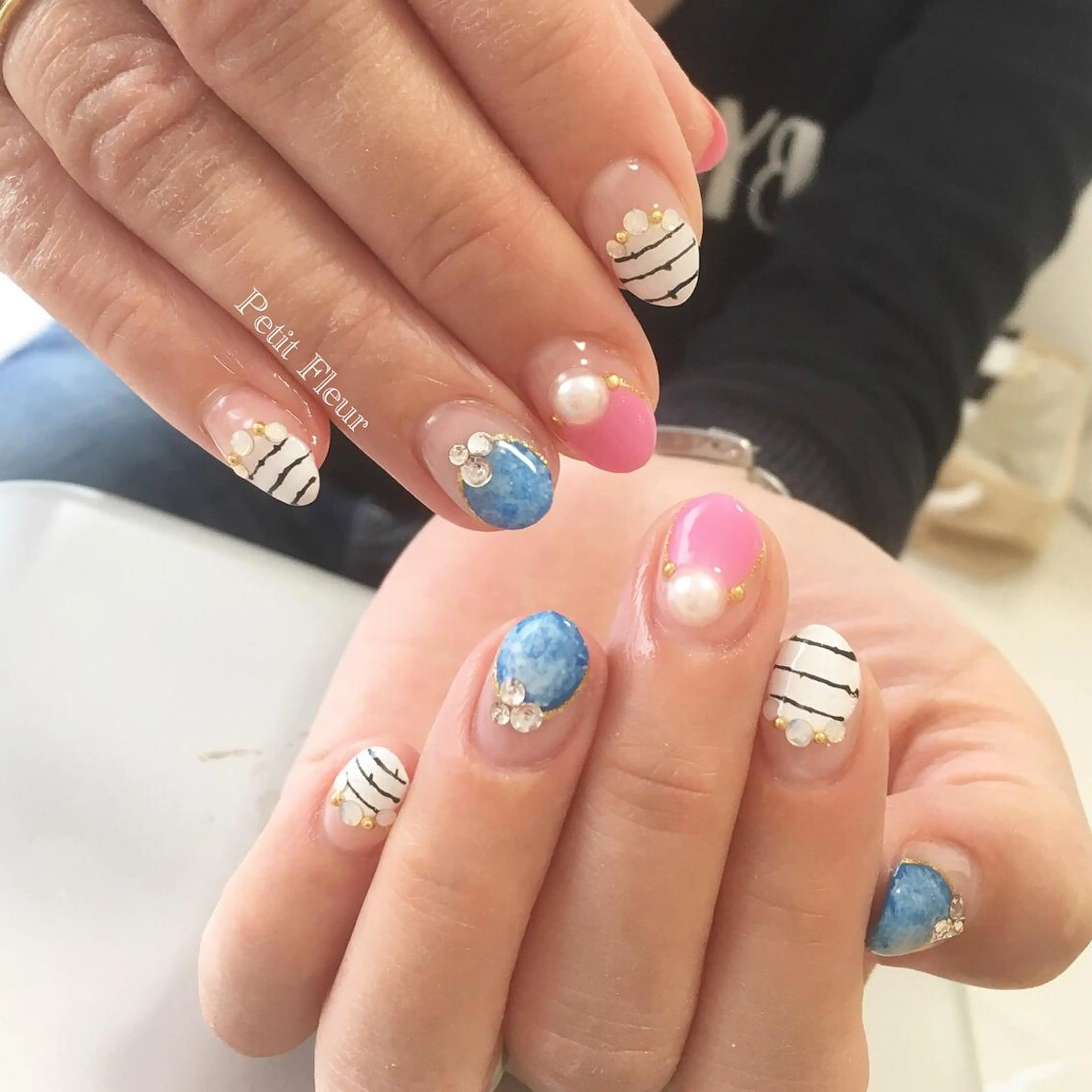 ネイル ボーダー 春ネイル Petit Fleur所属・青柳 亜梨奈のマツエク・マツパデザイン