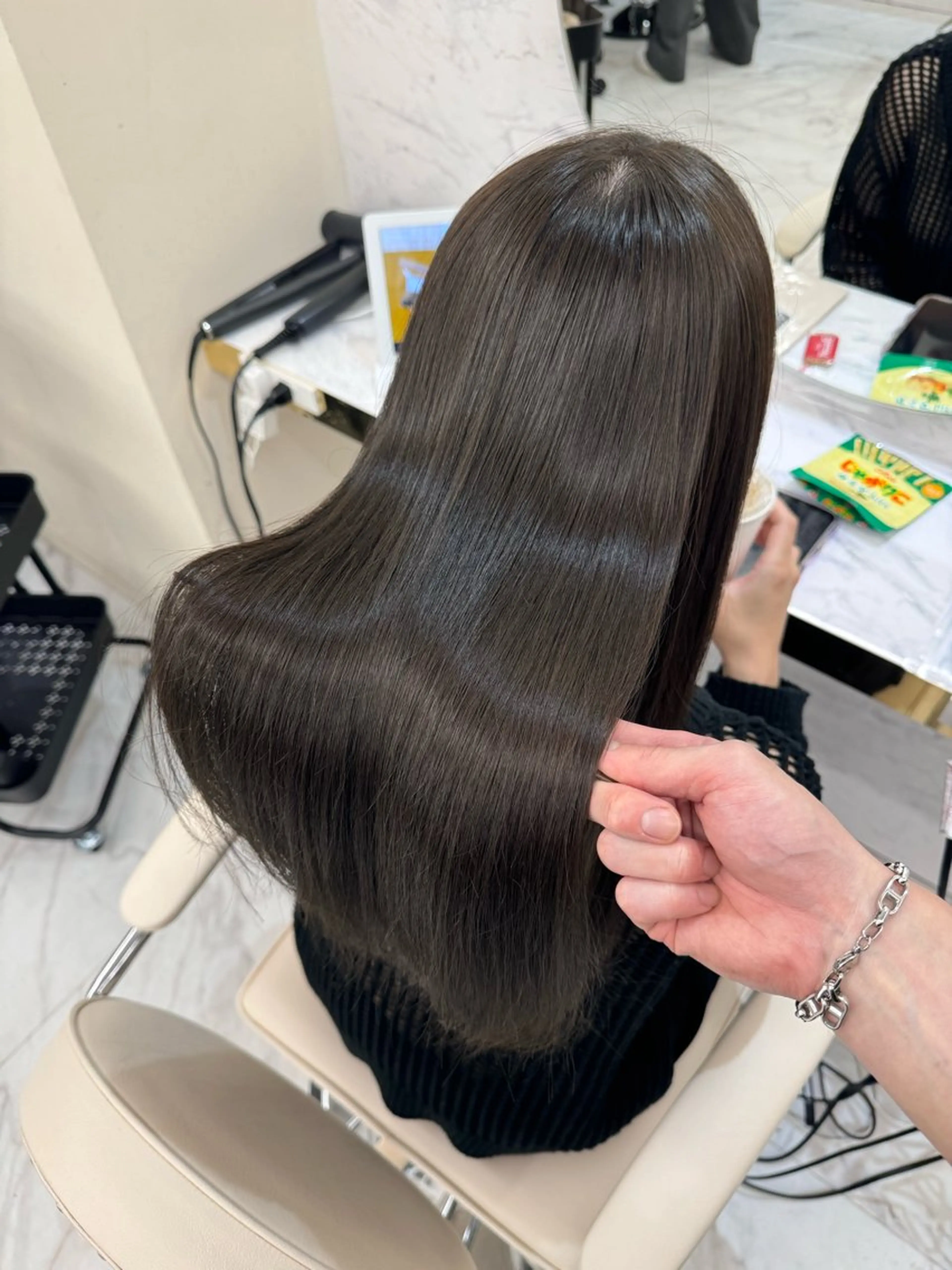 ロング カット ヘアカラー 縮毛矯正 トリートメント 韓国風🫧髪質改善 村上　蒼生のヘアスタイル