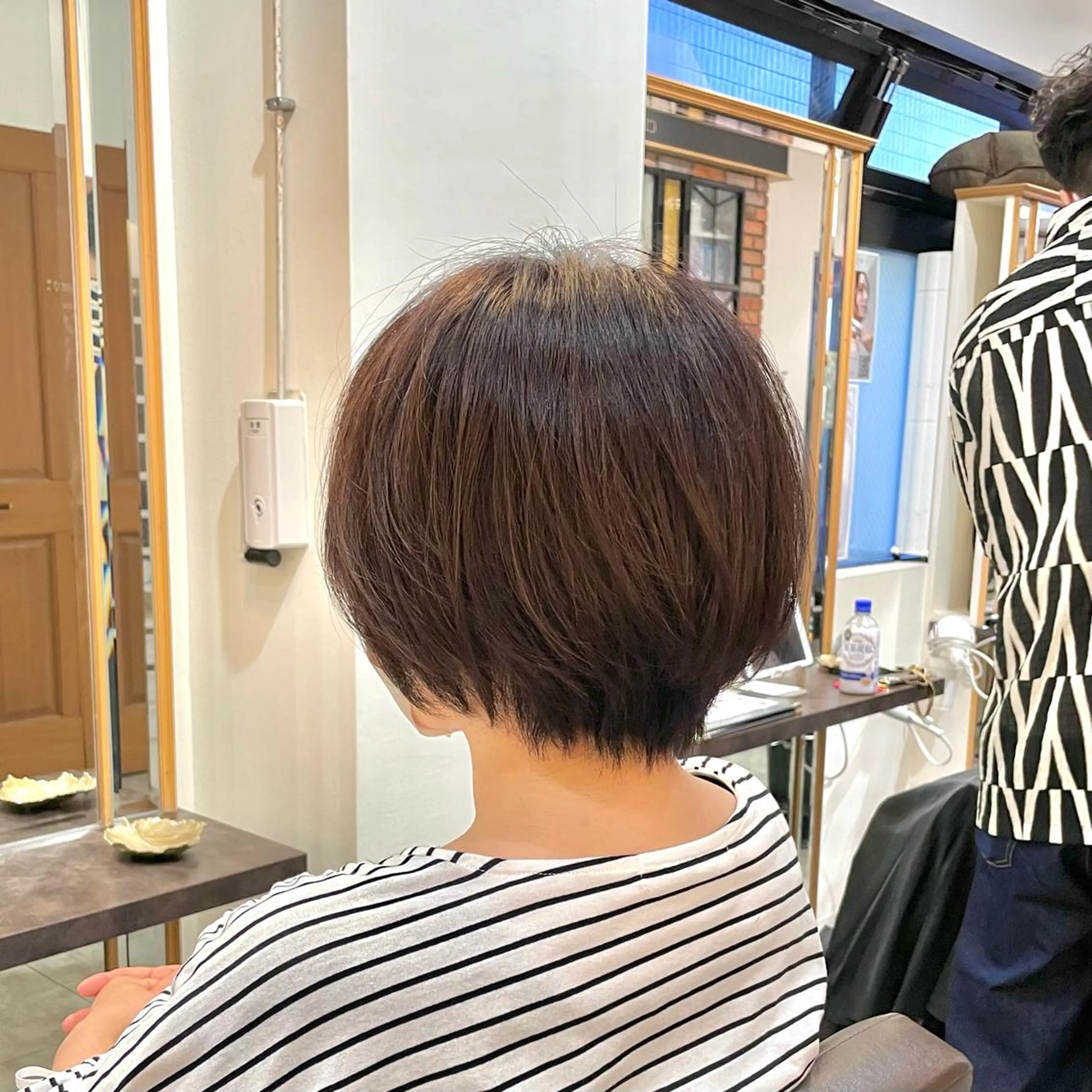 ショート カット ヘアカラー トリートメント 中村 研介のヘアスタイル