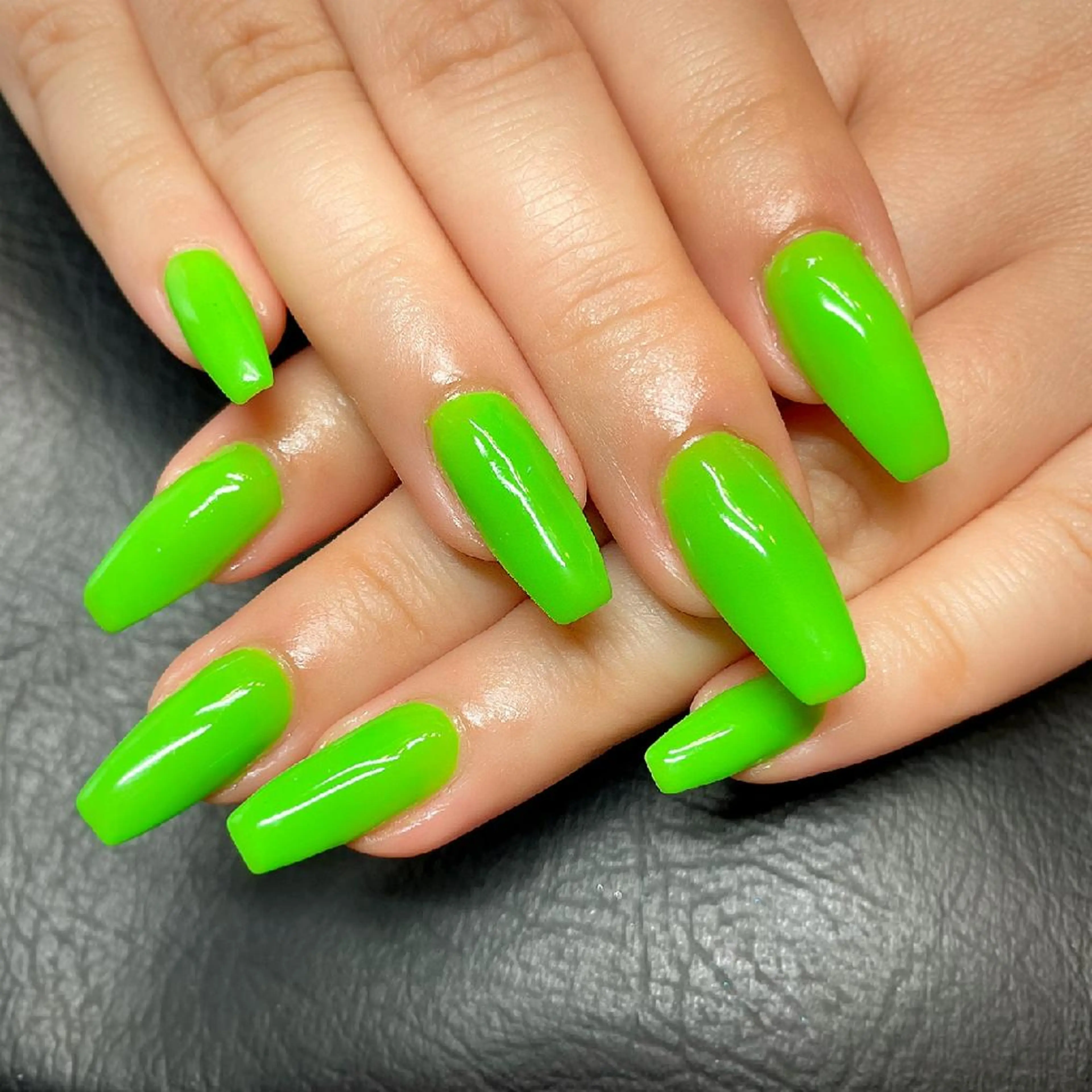 ネイル グリーン ハンドネイル フットネイル AQUA NAIL所属・AQUA NAILのネイルデザイン