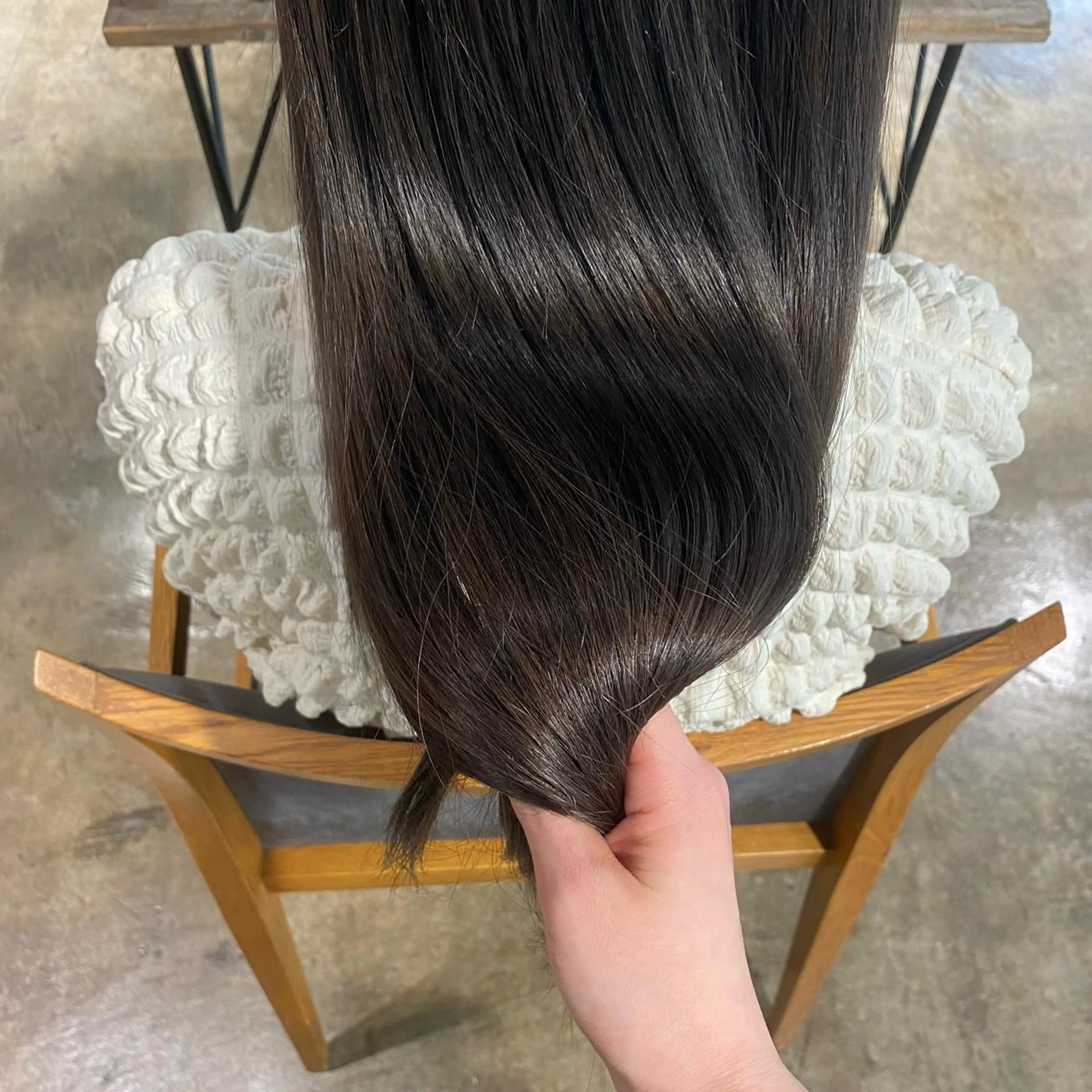 ロング カラー グレージュ 🌼透明感艶カラー オリーブ🌼河村咲のヘアスタイル