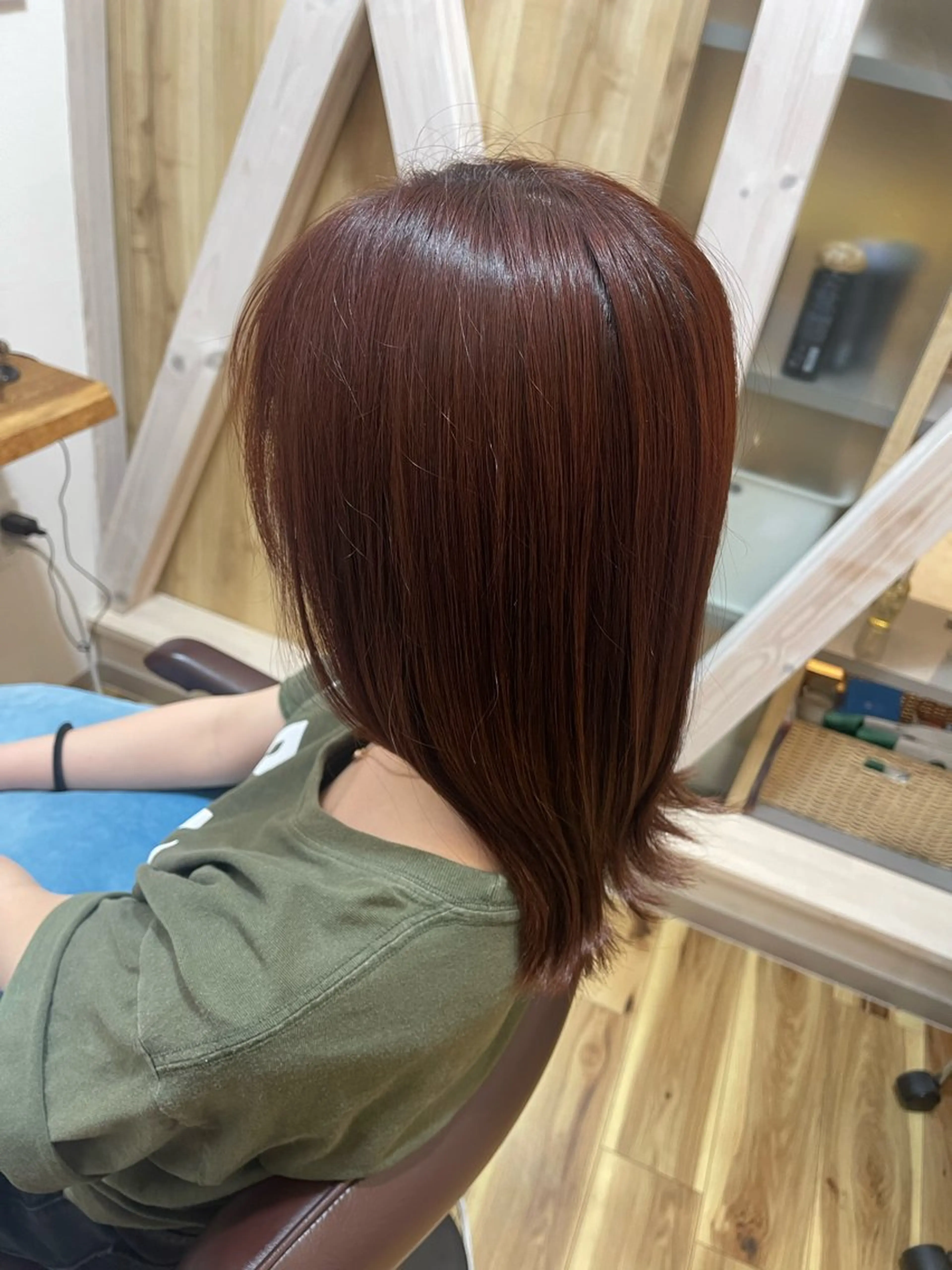 セミロング カラー ブラウンカラー オレンジ オレンジブラウン ヘアカラー 山口 美咲のヘアスタイル