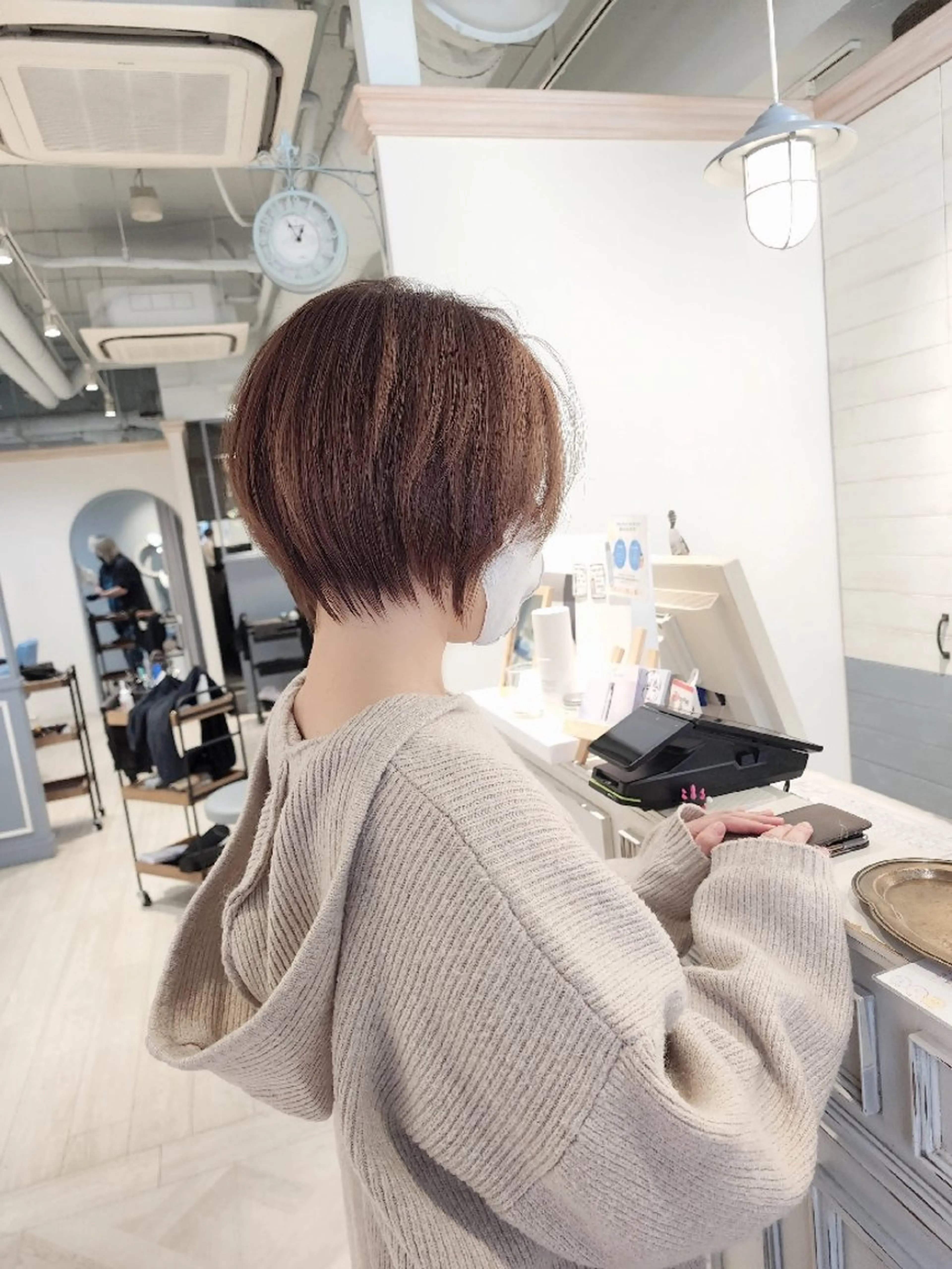 部分カット～えりあし・もみあげ改善します～の写真