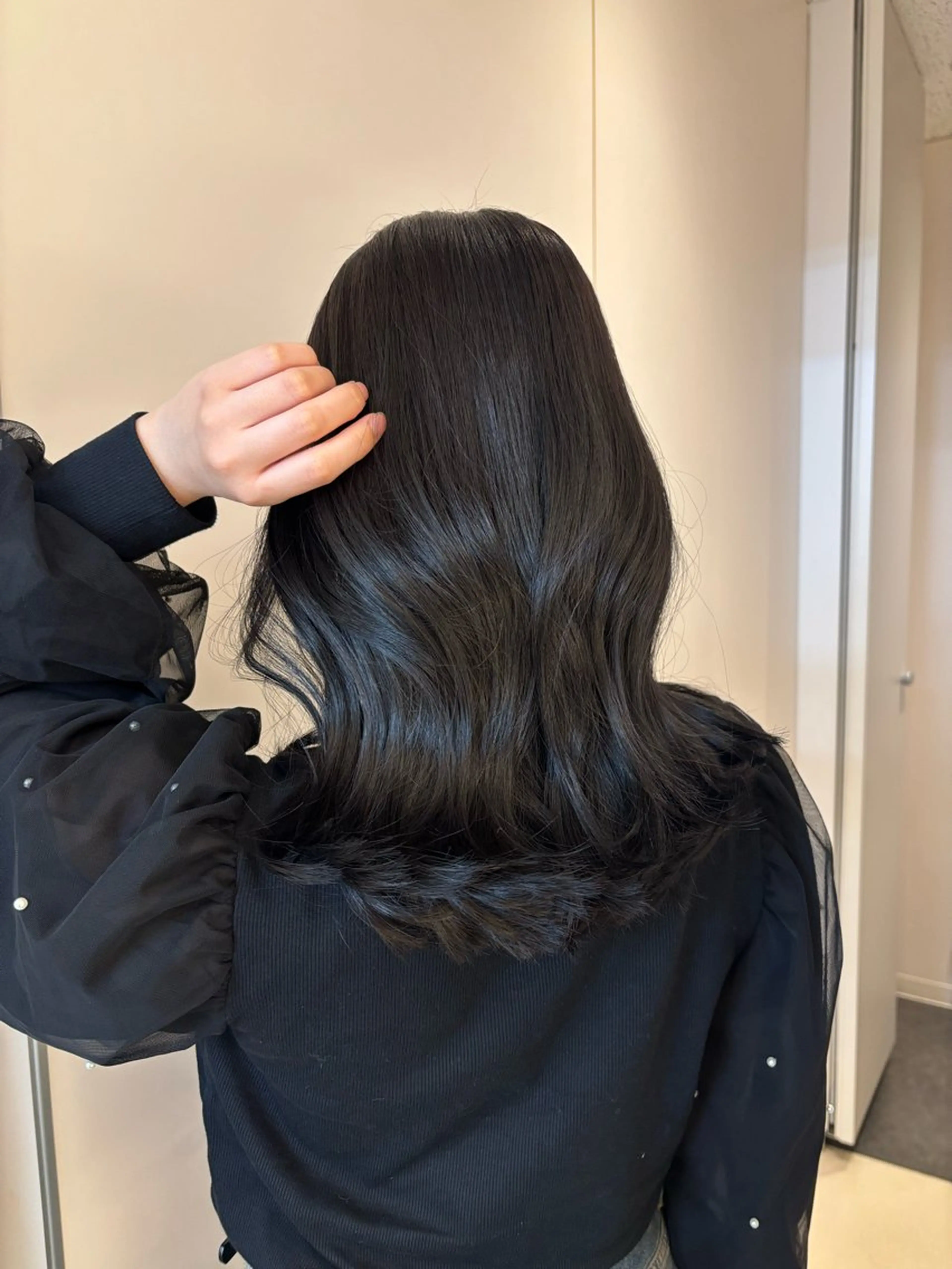 セミロング カラー ヘアアレンジ 暗髪／艶髪／渋谷/ モモカ🎀のヘアスタイル