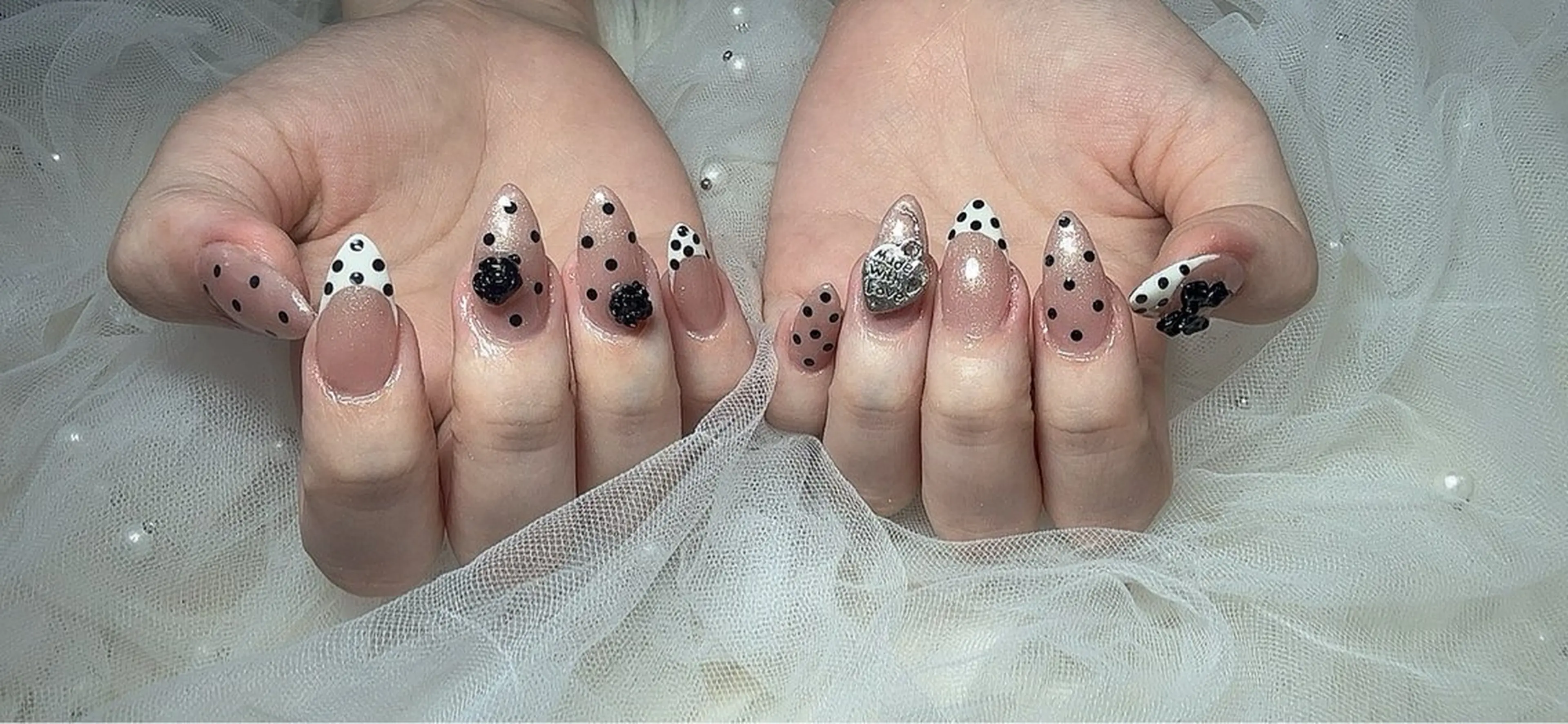 ネイル ドット ハンドネイル Ruana Nailのネイルデザイン