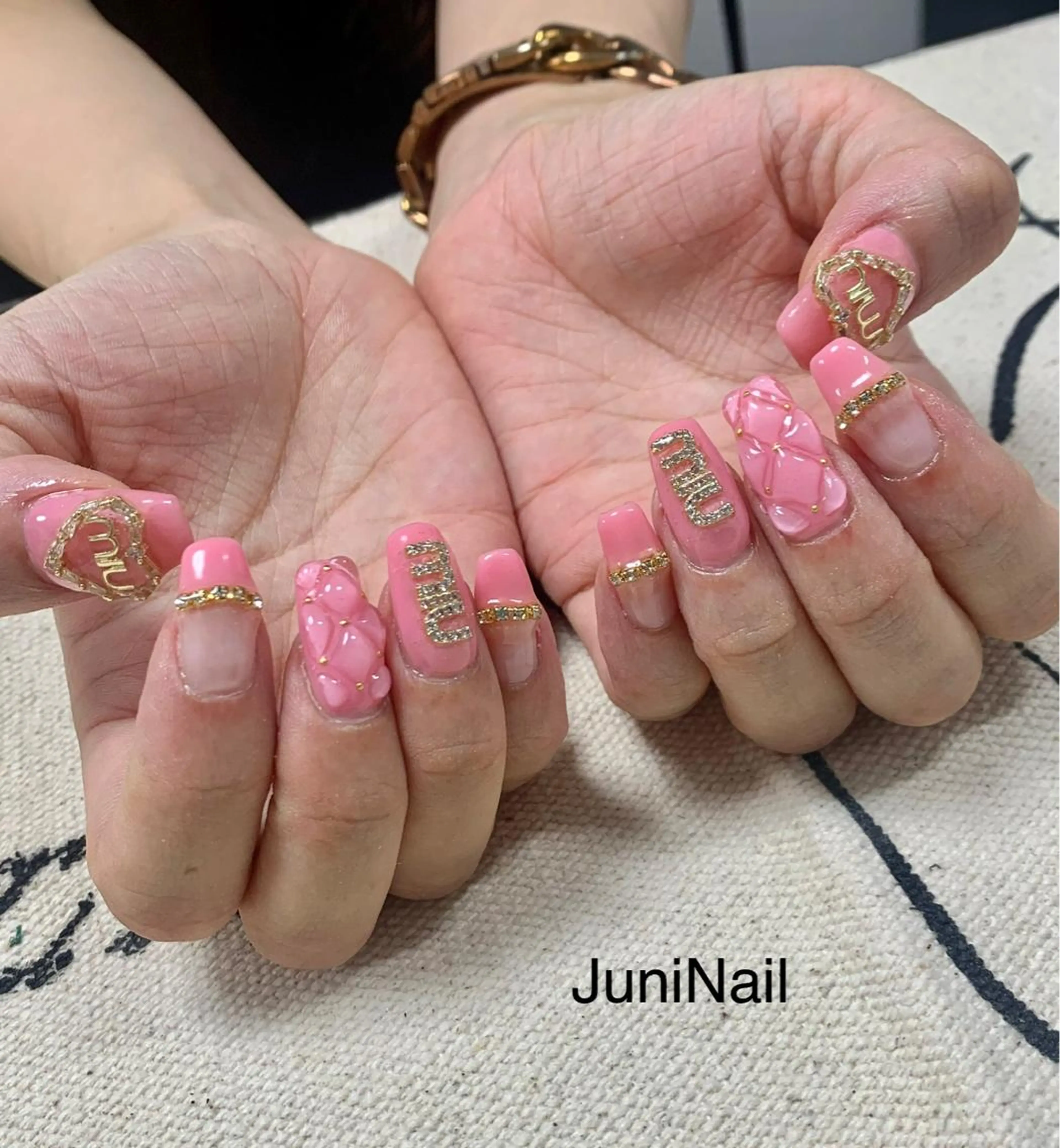 ネイル オーロラネイル クリアネイル 成人式 フラッシュネイル 氷ネイル・うるうるネイル ハンドネイル JuniNail韓国 ネイリストsuのネイルデザイン