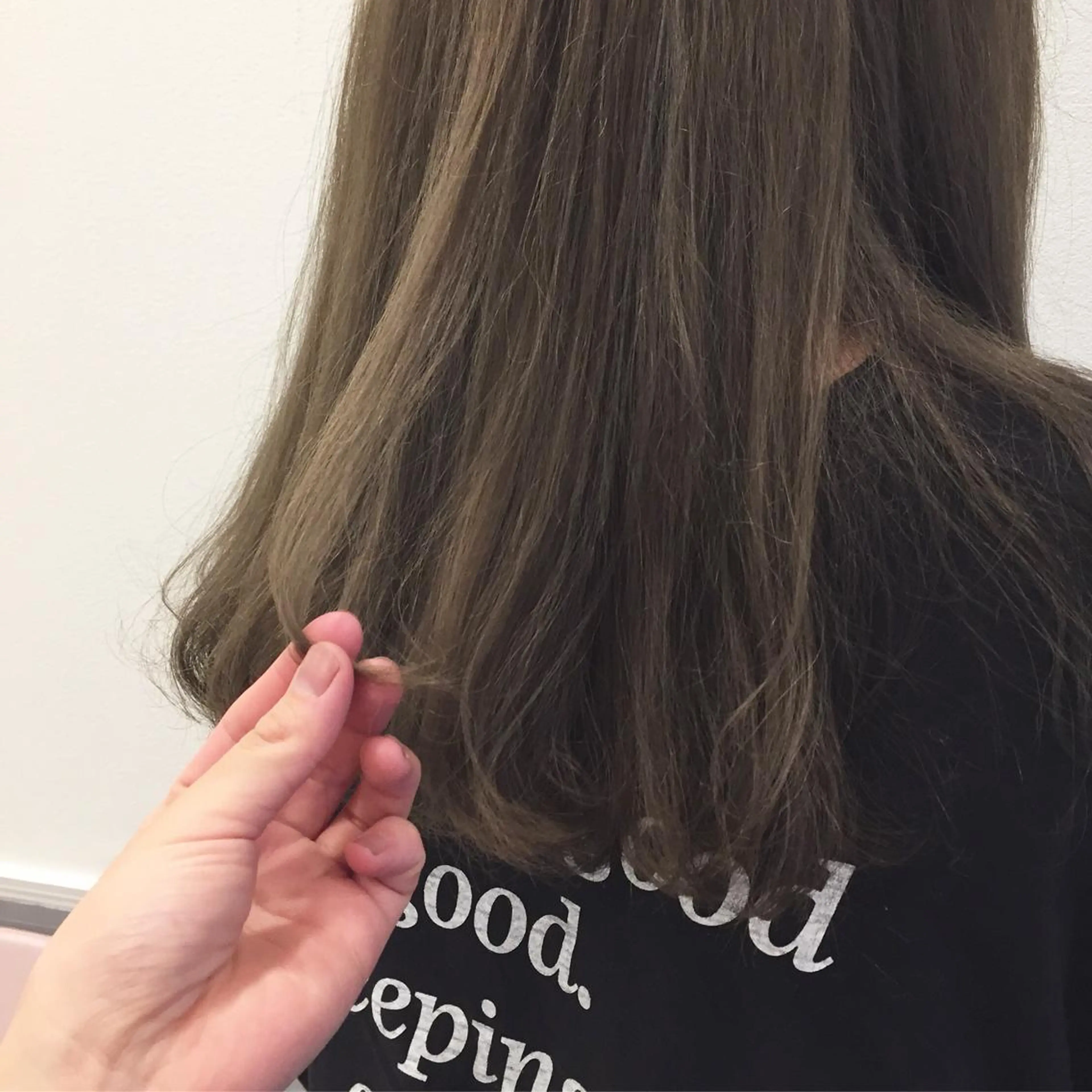 セミロング カラー ベージュカラー 柔らかいcolor 🌿harukaのヘアスタイル