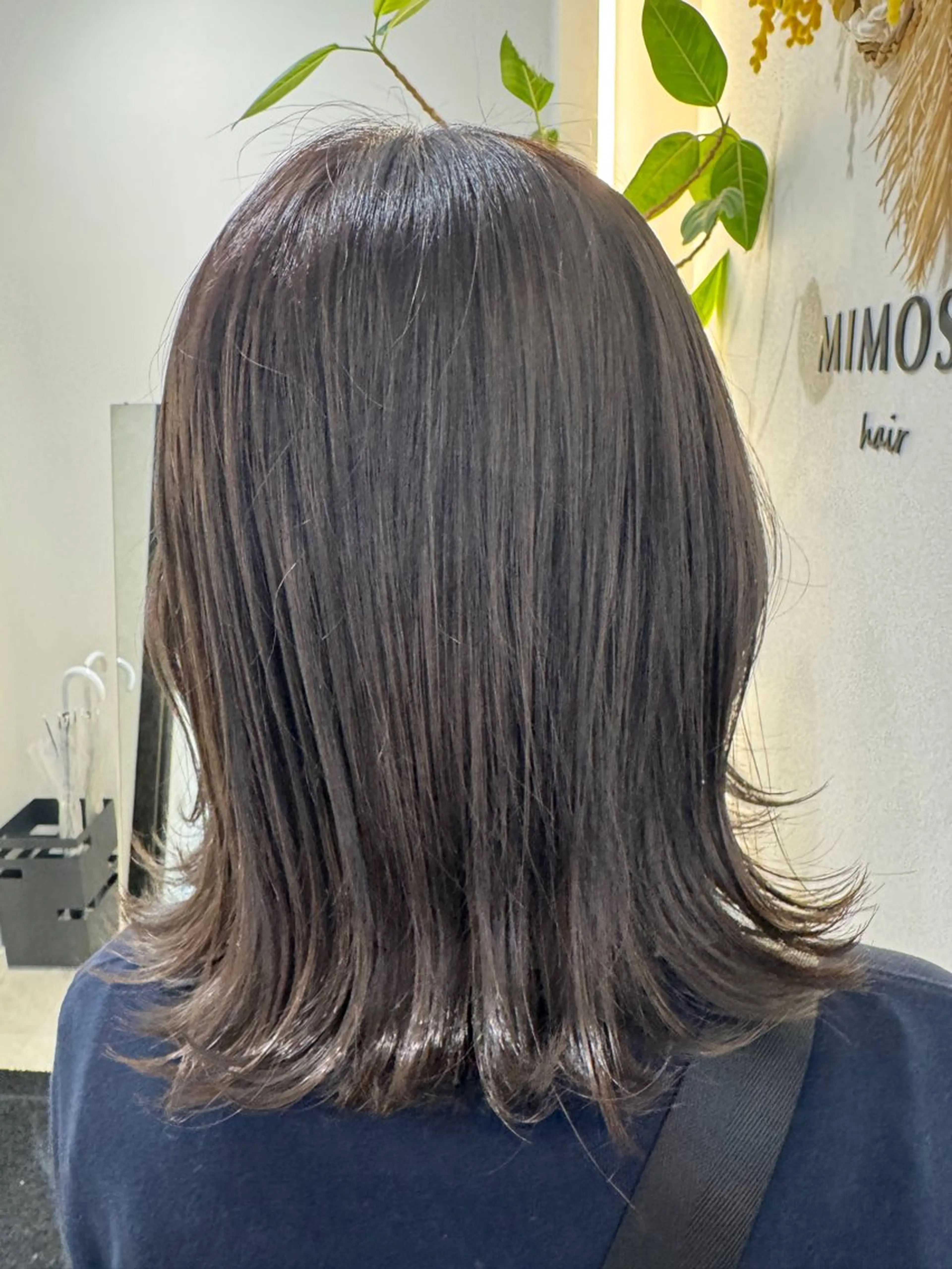 ミディアム カラー ベージュカラー オリーブベージュ 平田 愛奈のヘアスタイル