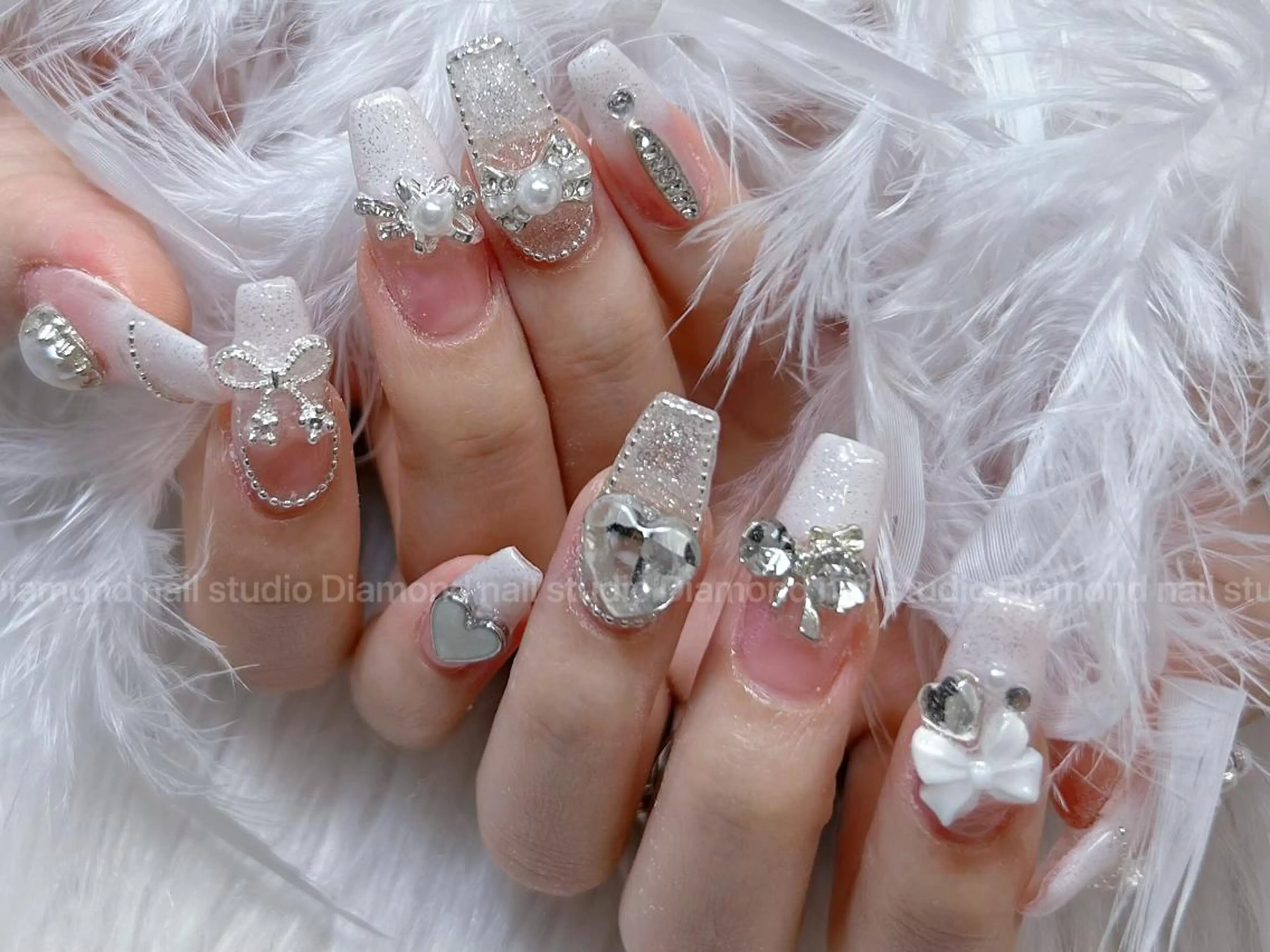 ネイル アートネイル オーロラネイル ガーリー キラキラネイル 韓国ネイル ハンドネイル DIAMOND Nail🍒のネイルデザイン