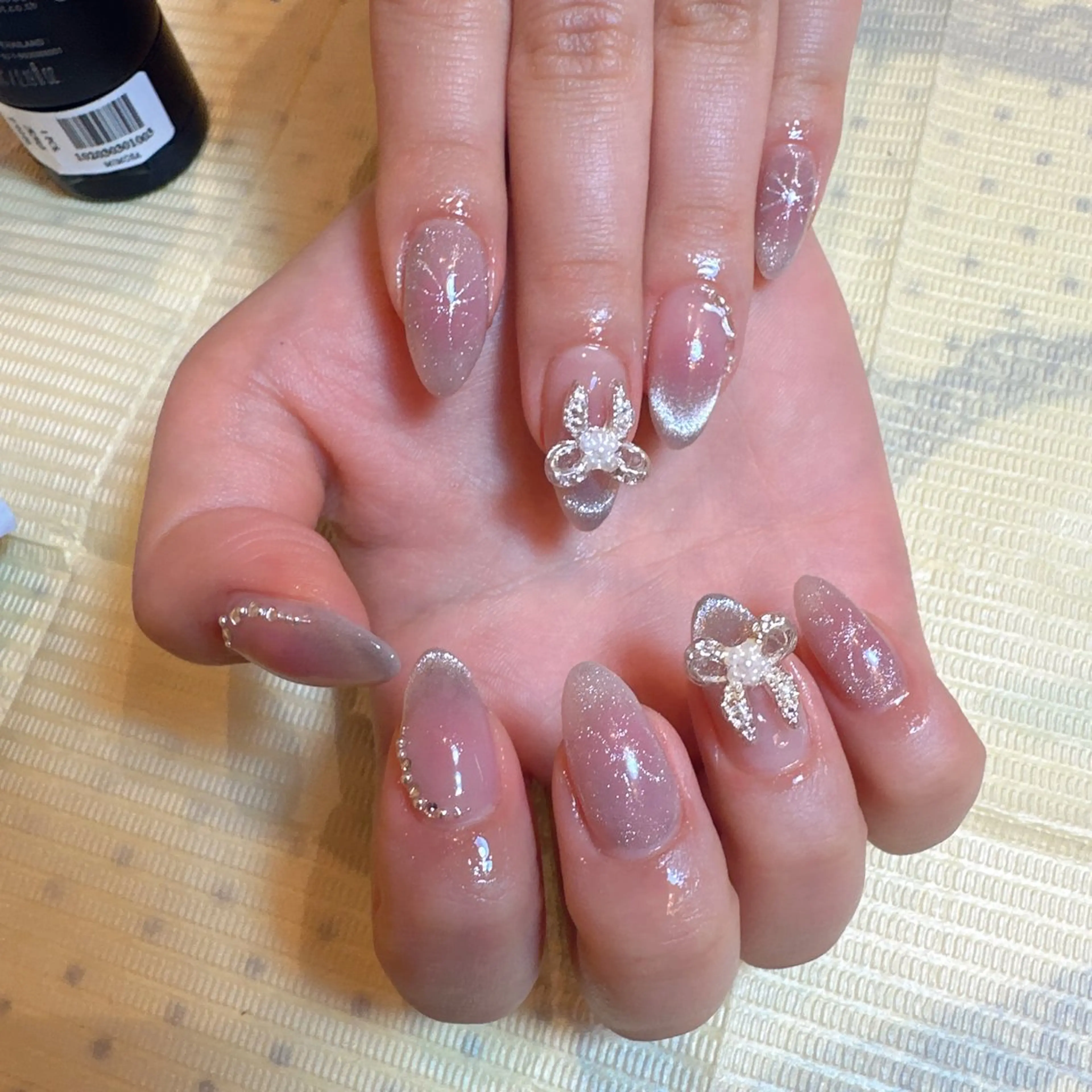 ネイル 韓国ネイル マグネットネイル ニュアンスネイル リボン 春ネイル ハンドネイル 恵比寿 The Nailのネイルデザイン