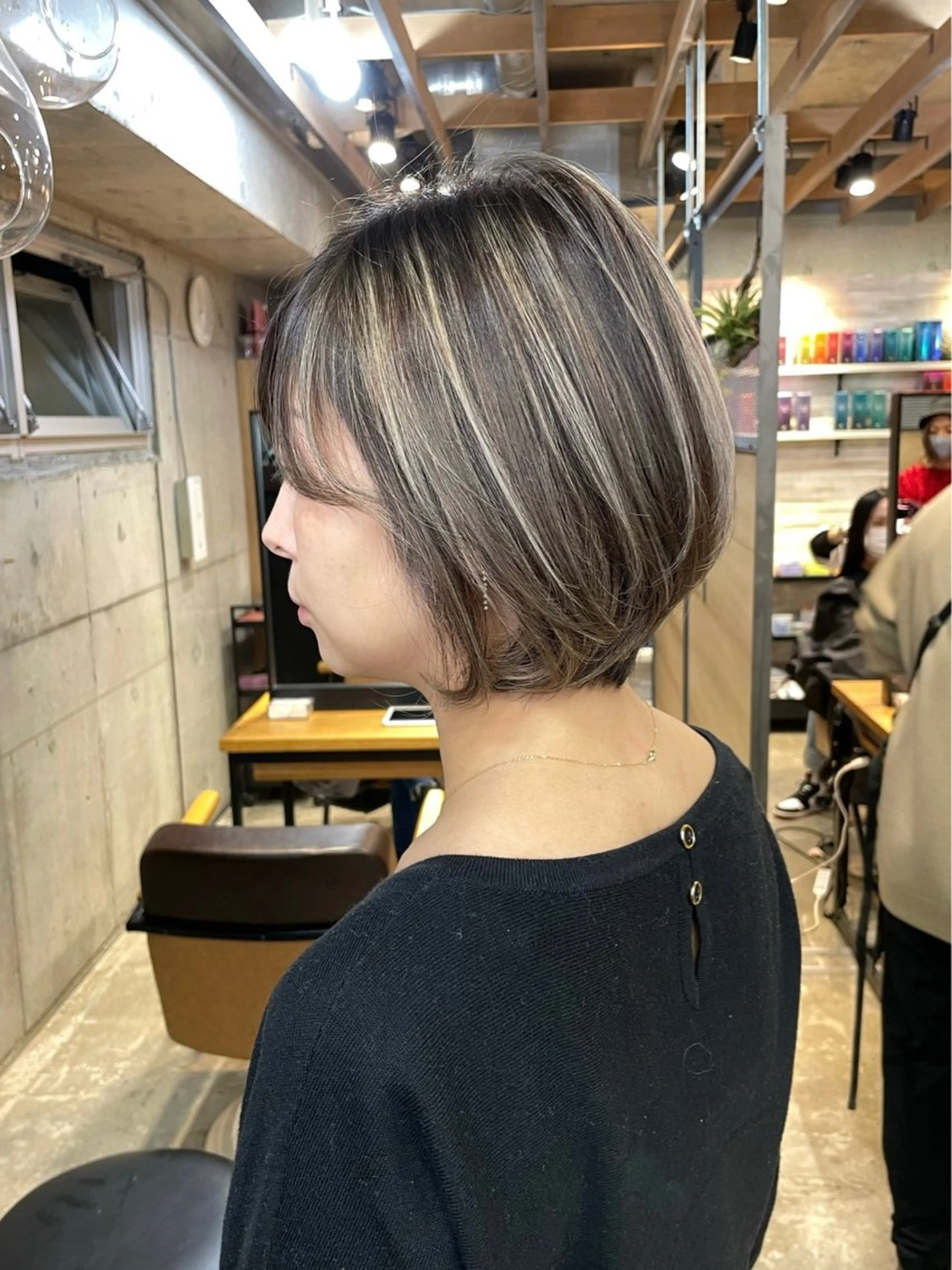 ショート カラー カット ヘアカラー トリートメント ハイライト/レイヤー ミルクティー/山本のヘアスタイル