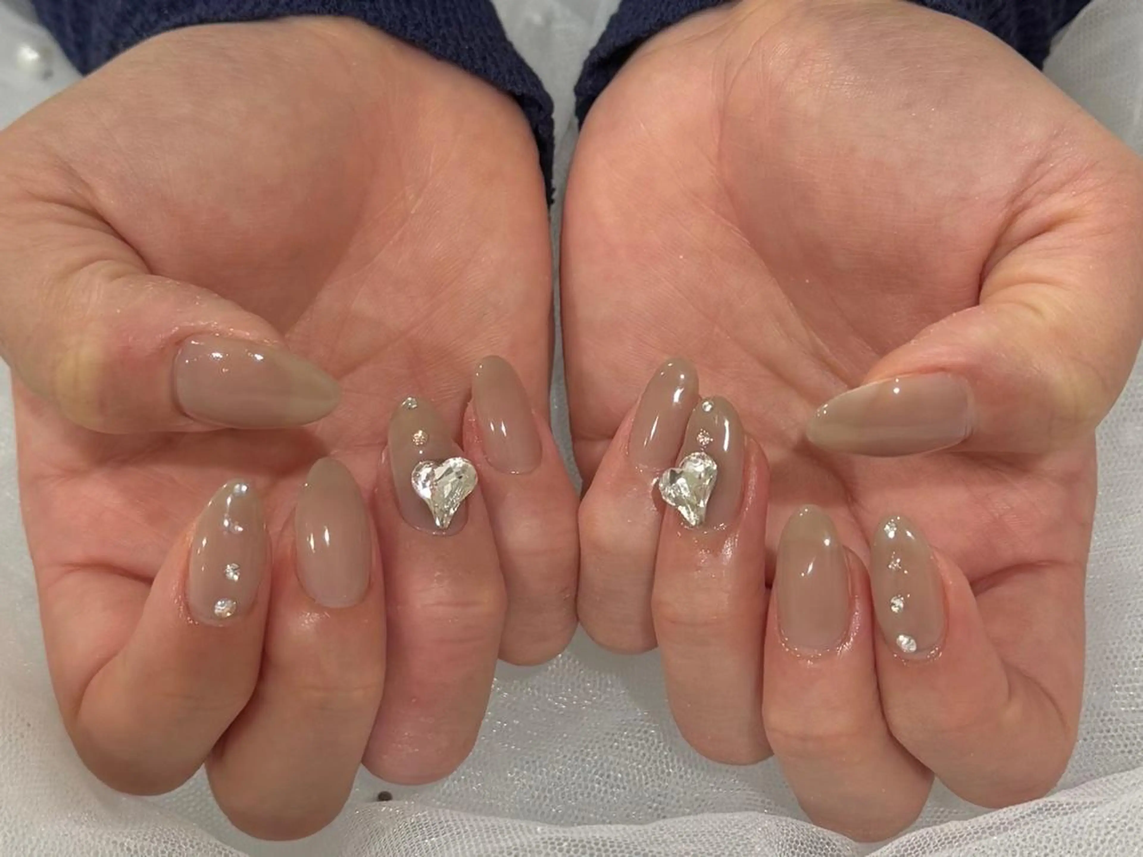 初回オフ無料👑ワンカラー🤍🩶パーツ6個無料🩶🤍パラジェル使用💅の写真