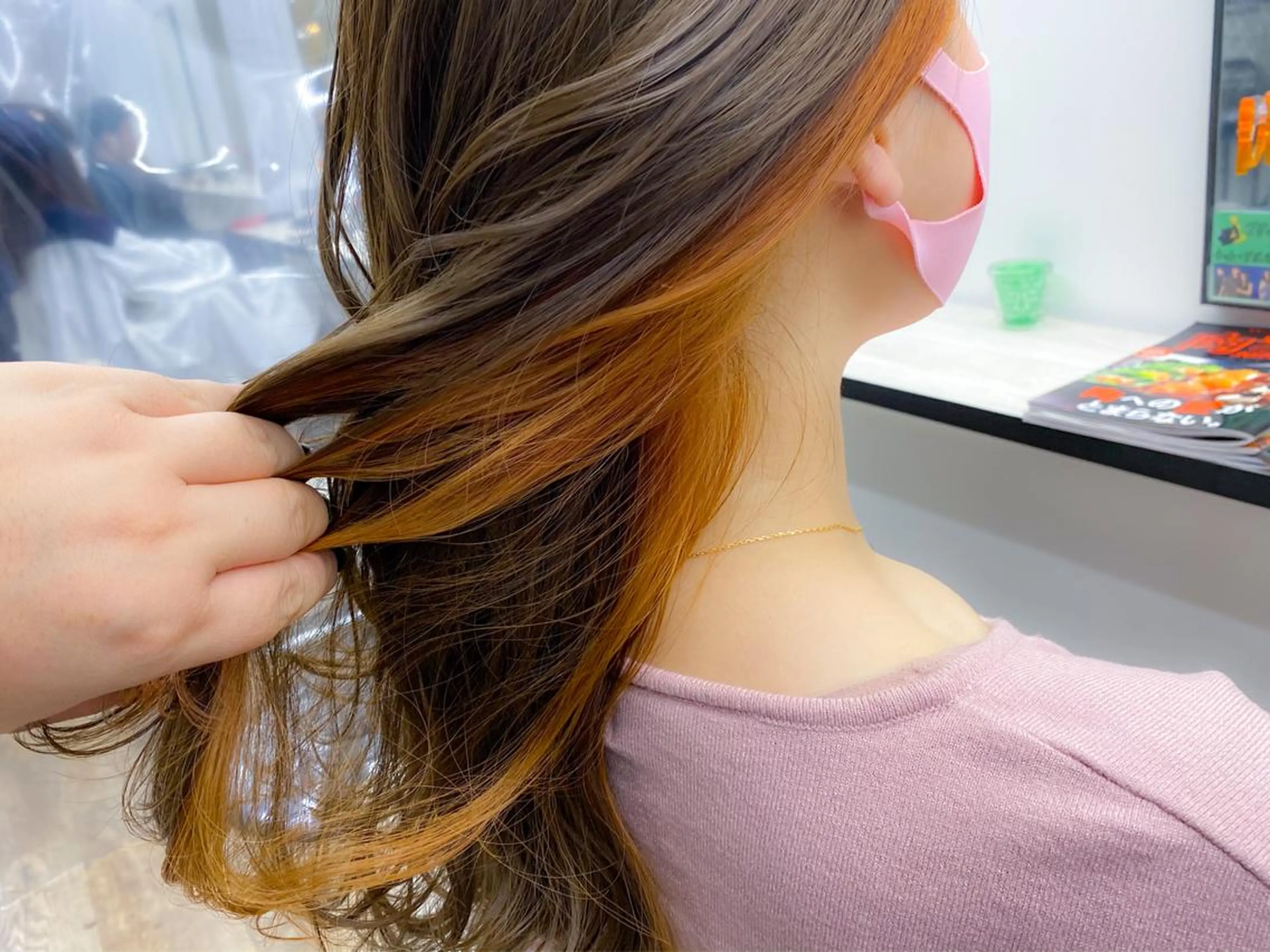 ロング カラー インナーカラー オレンジ louwe 武藤幸世のヘアスタイル