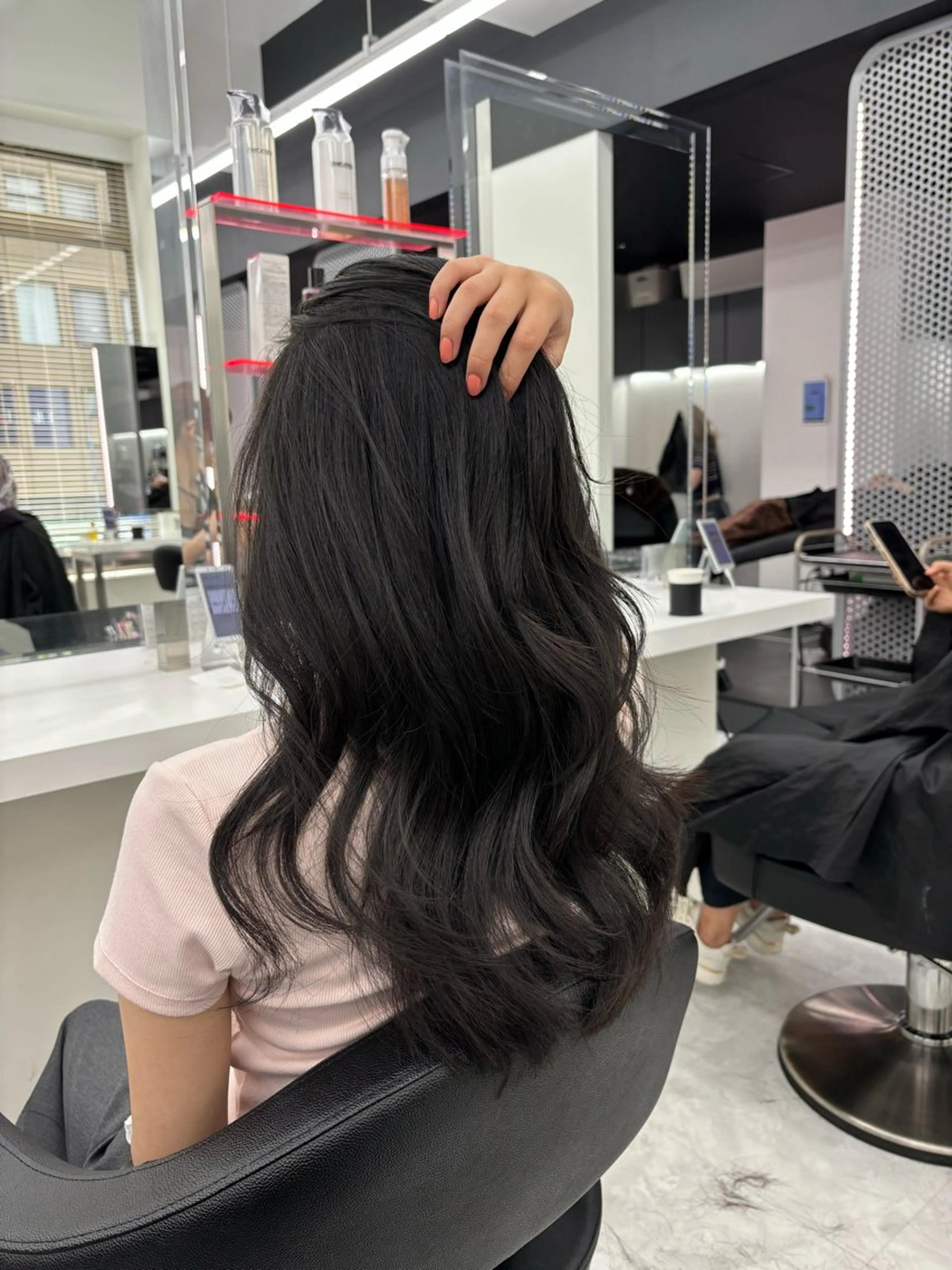 ロング カラー カット ヘアカラー トリートメント ヘッドスパ ヘアセット 韓国レイヤー ハッシュカットのヘアスタイル