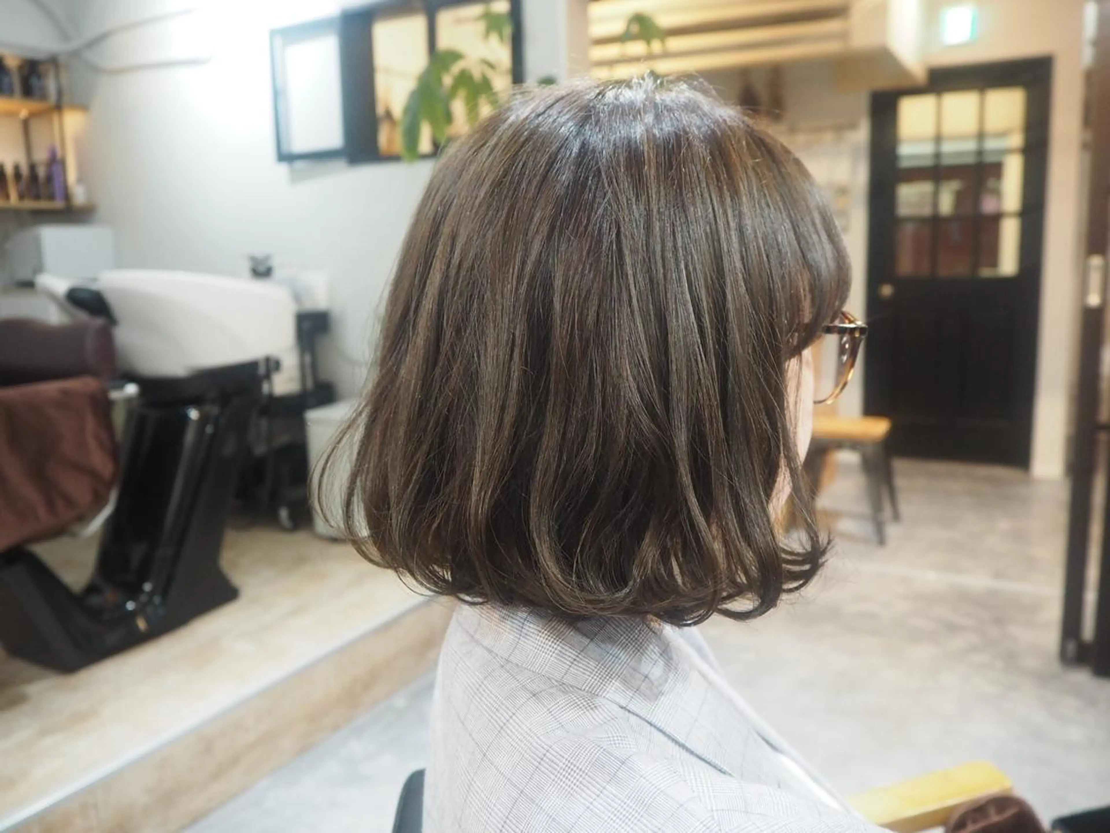 ミディアム アッシュ カット ヘアカラー トリートメント 高橋 悠介のヘアスタイル