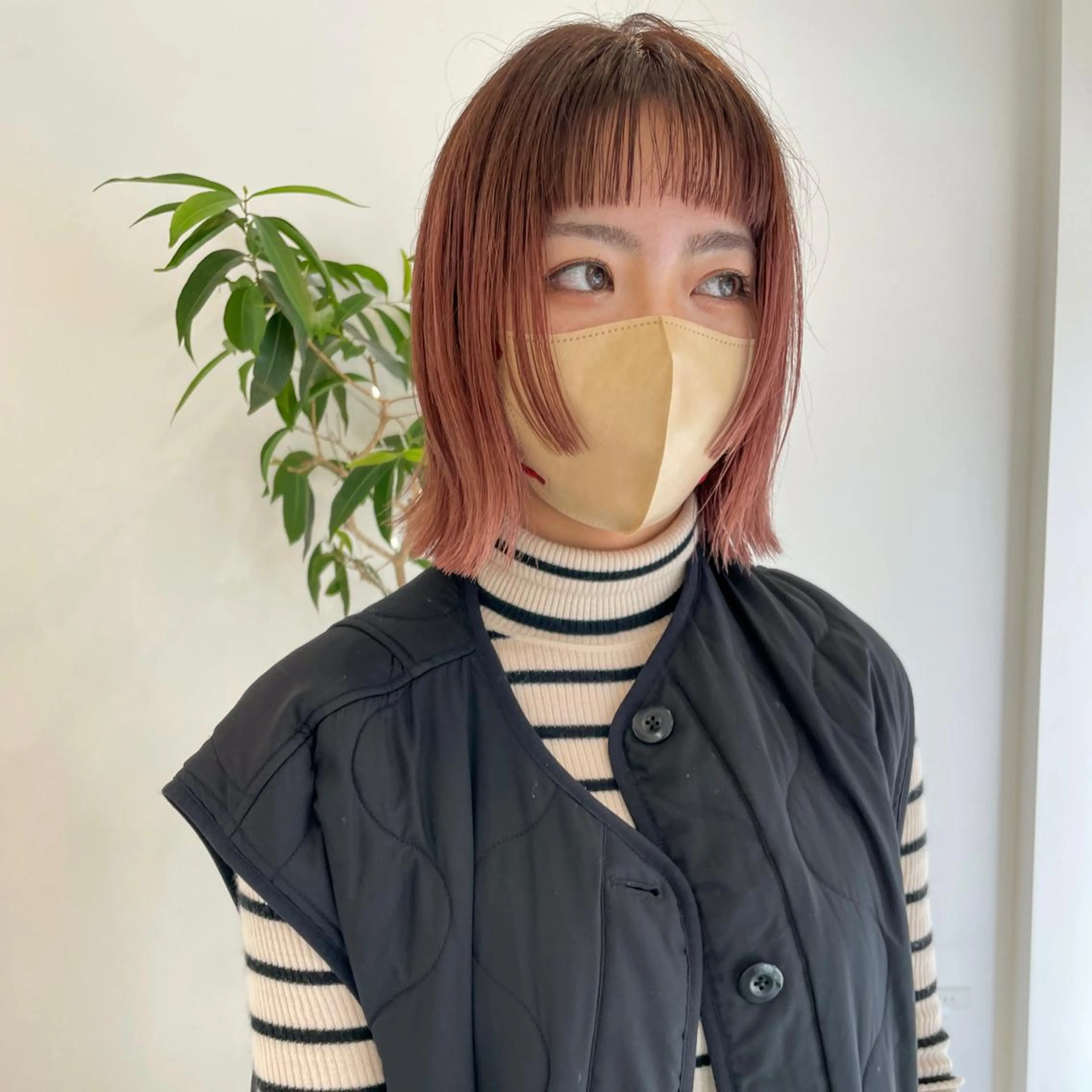 ミディアム 切りっぱなしボブ ショートボブ ミディアムパーマ ボブ 外ハネヘア カット ヘアカラー トリートメント 可愛いパーマスタイル といえばISSEYのヘアスタイル
