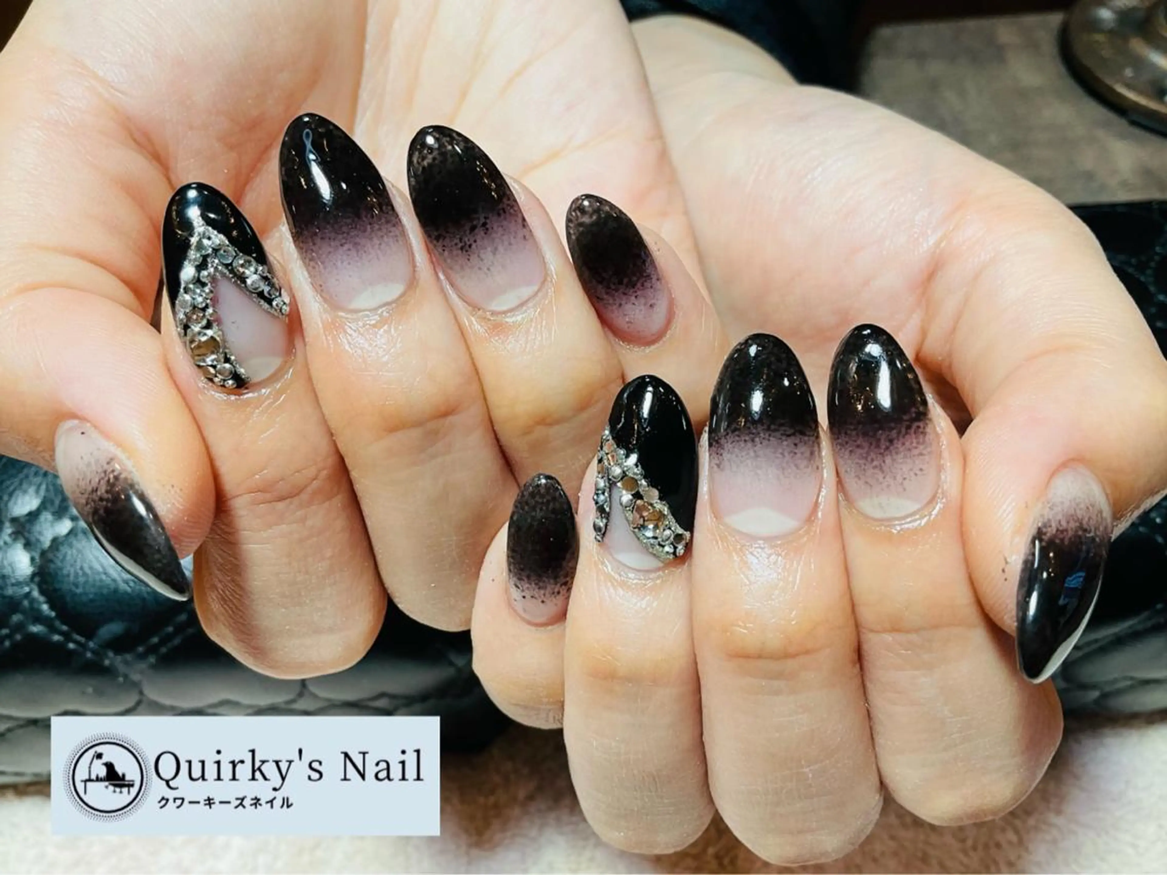 ネイル アートネイル ジェルネイル グラデーション ホログラムネイル キラキラネイル Quirky's Nail【栄店】のネイルデザイン
