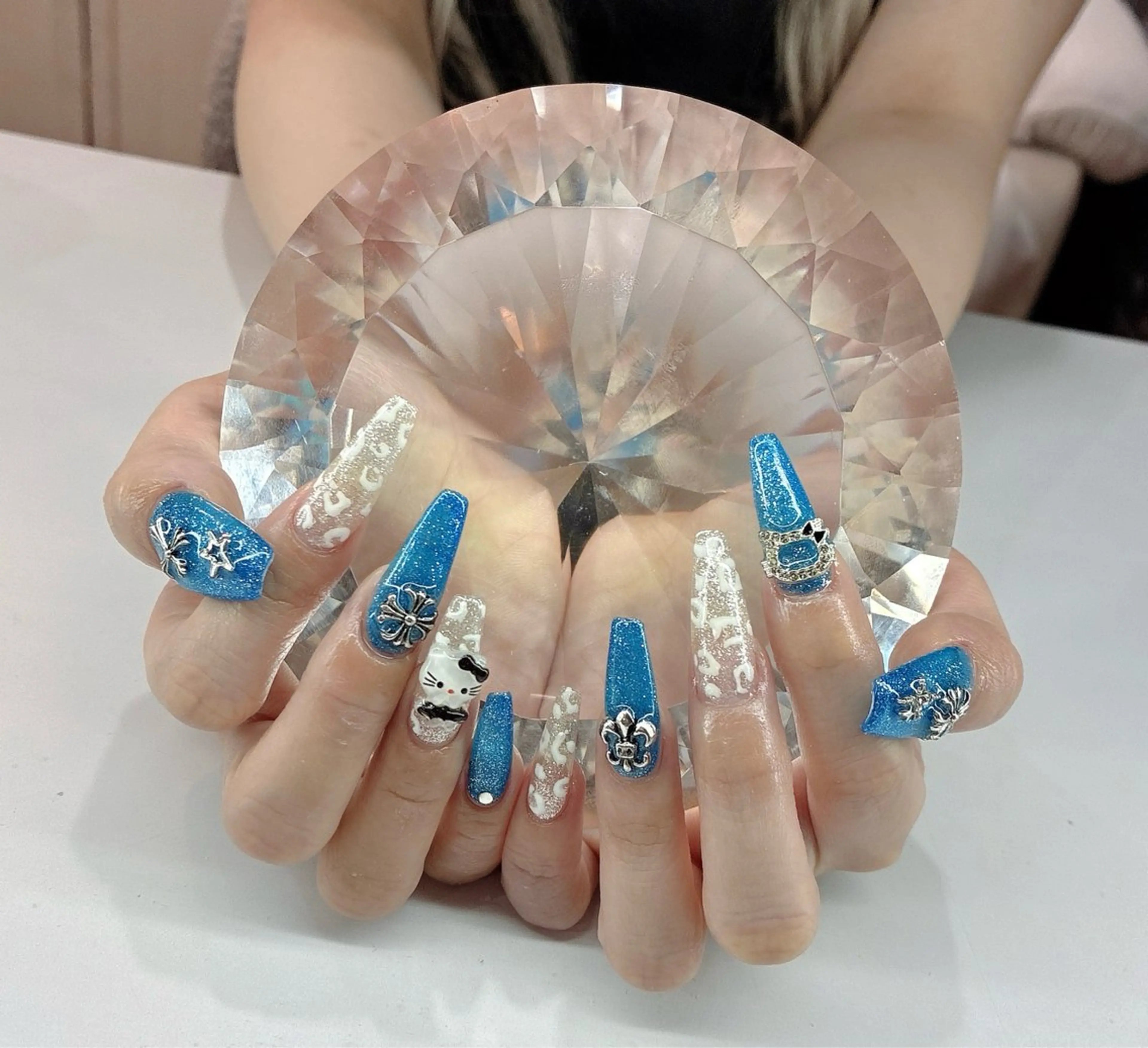 ネイル ハンドネイル LoaChaton kaeのネイルデザイン