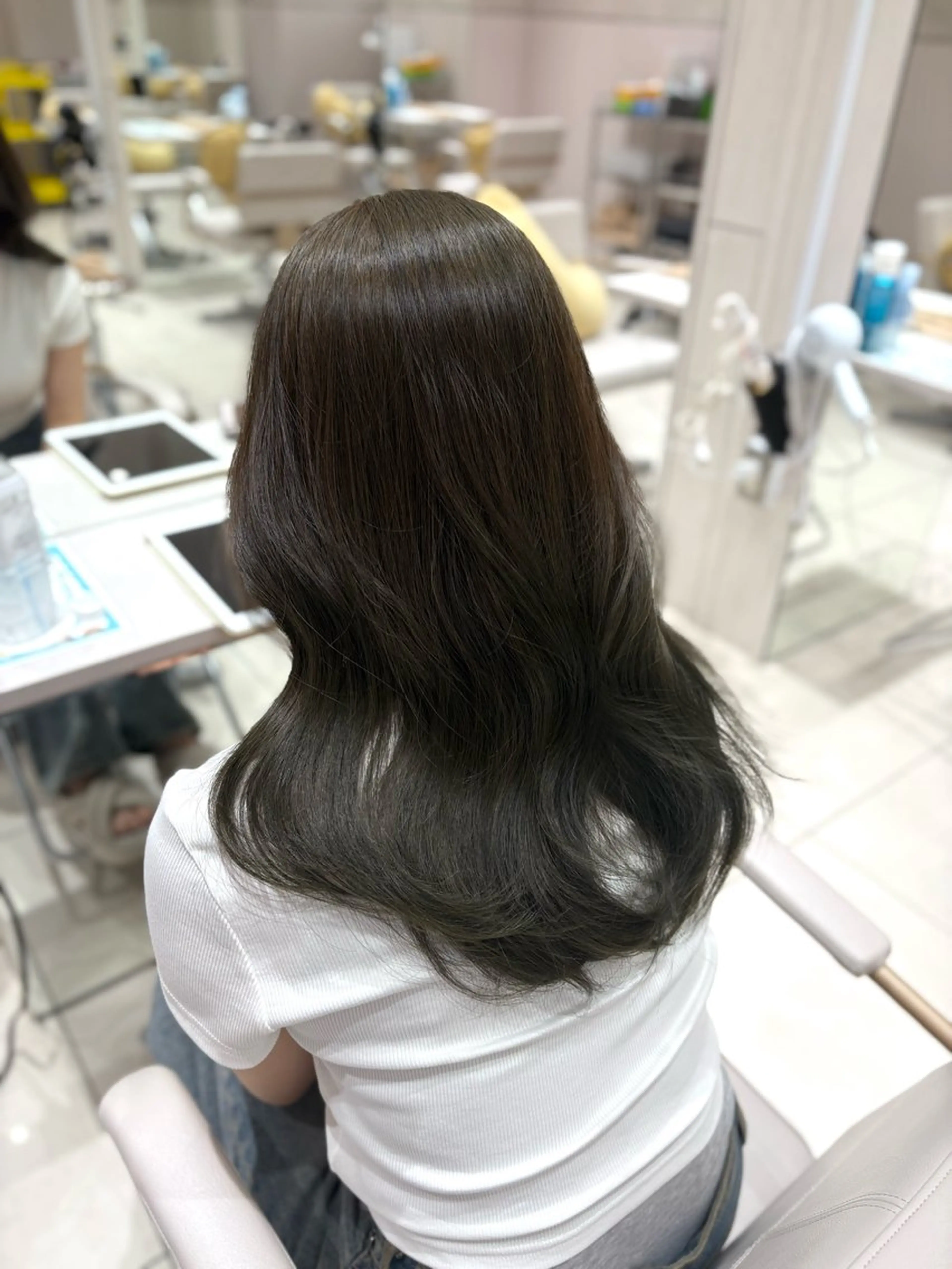 セミロング カラー ヘアカラー トリートメント ✨韓国風レイヤー/ 透明感カラー🩶りくのヘアスタイル