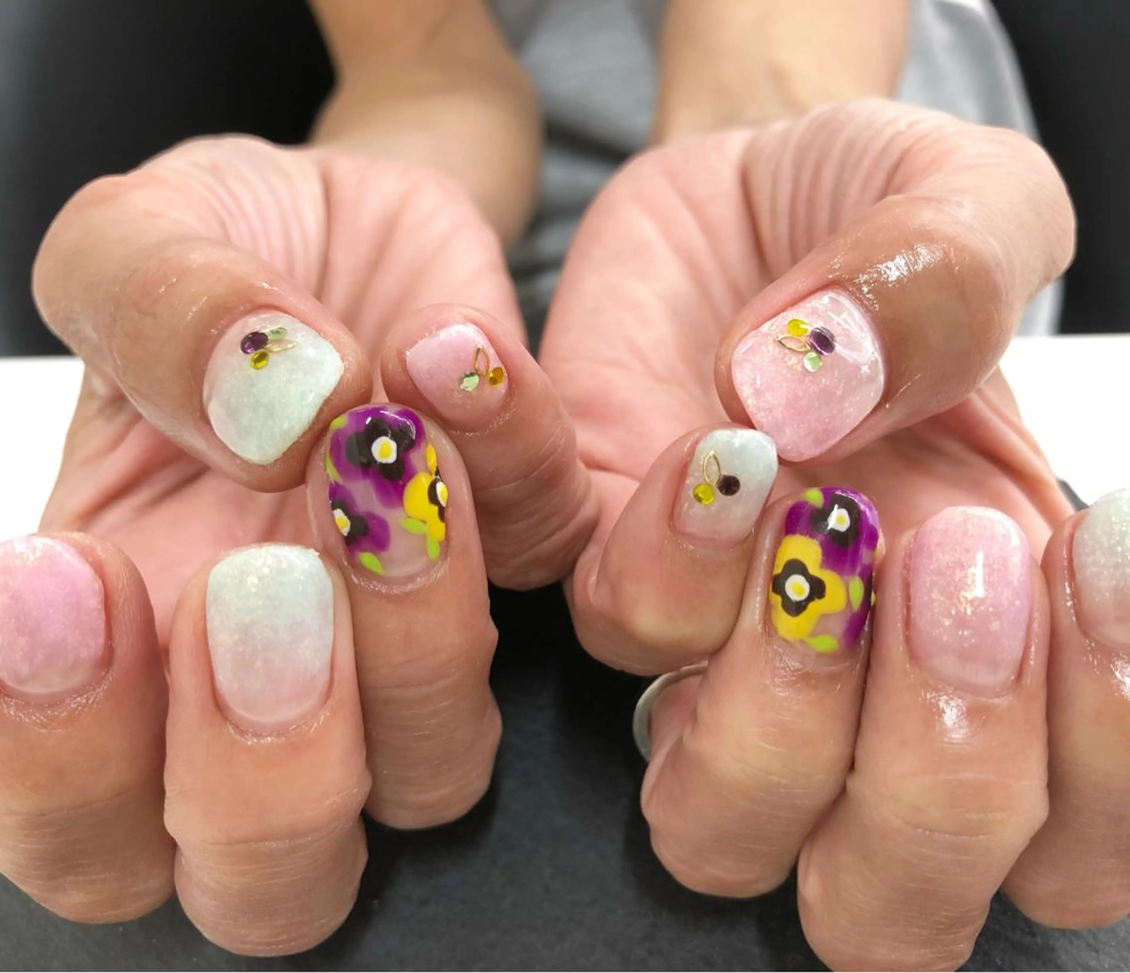 ネイル フラワーネイル esNail&eye イーズネイル＆アイのネイルデザイン