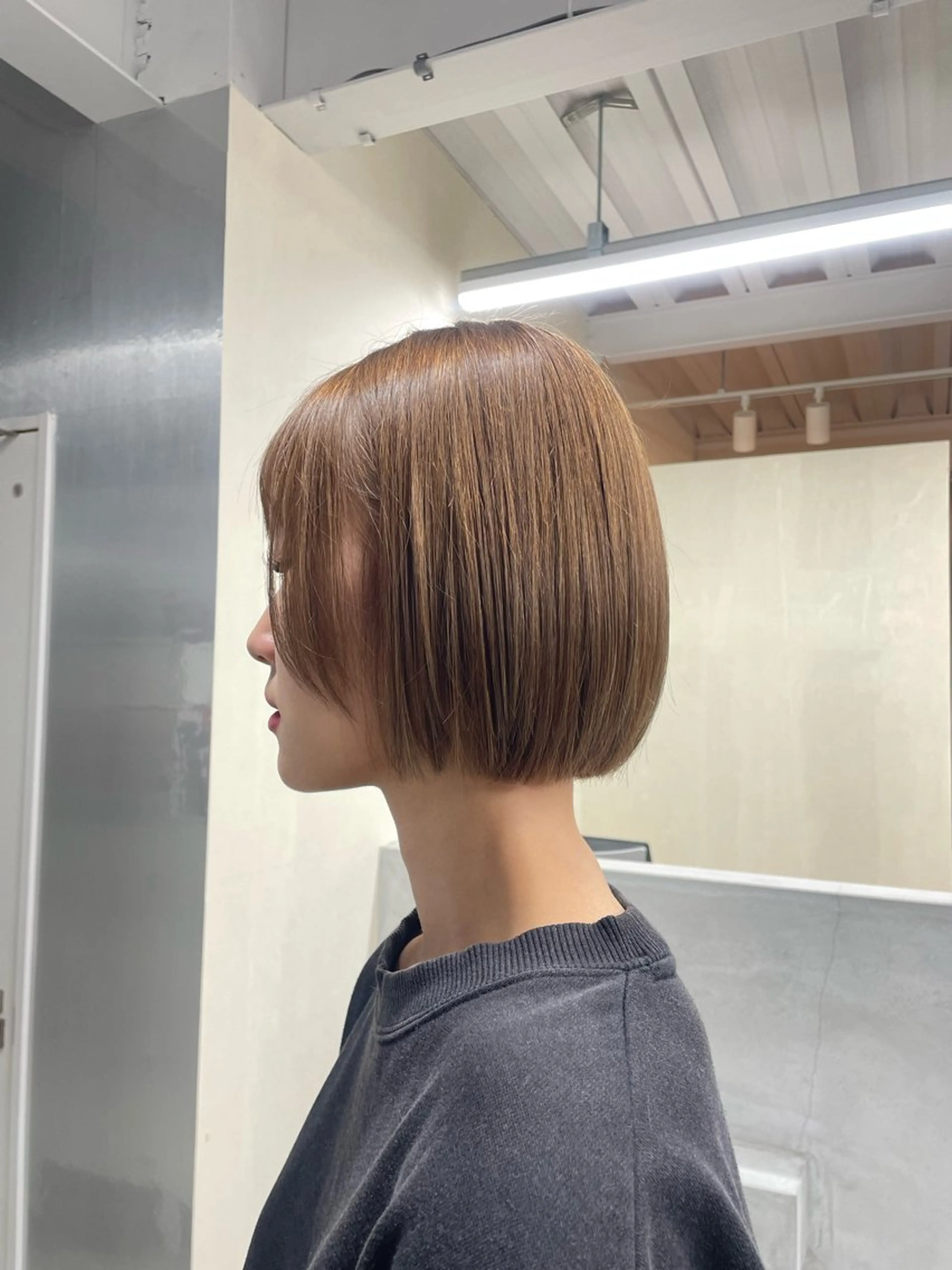 ショート カラー ベージュカラー ブリーチ ダブルカラー ミルキーベージュ ブリーチなしカラー ヘアカラー トリートメント 松村 友里圭のヘアスタイル