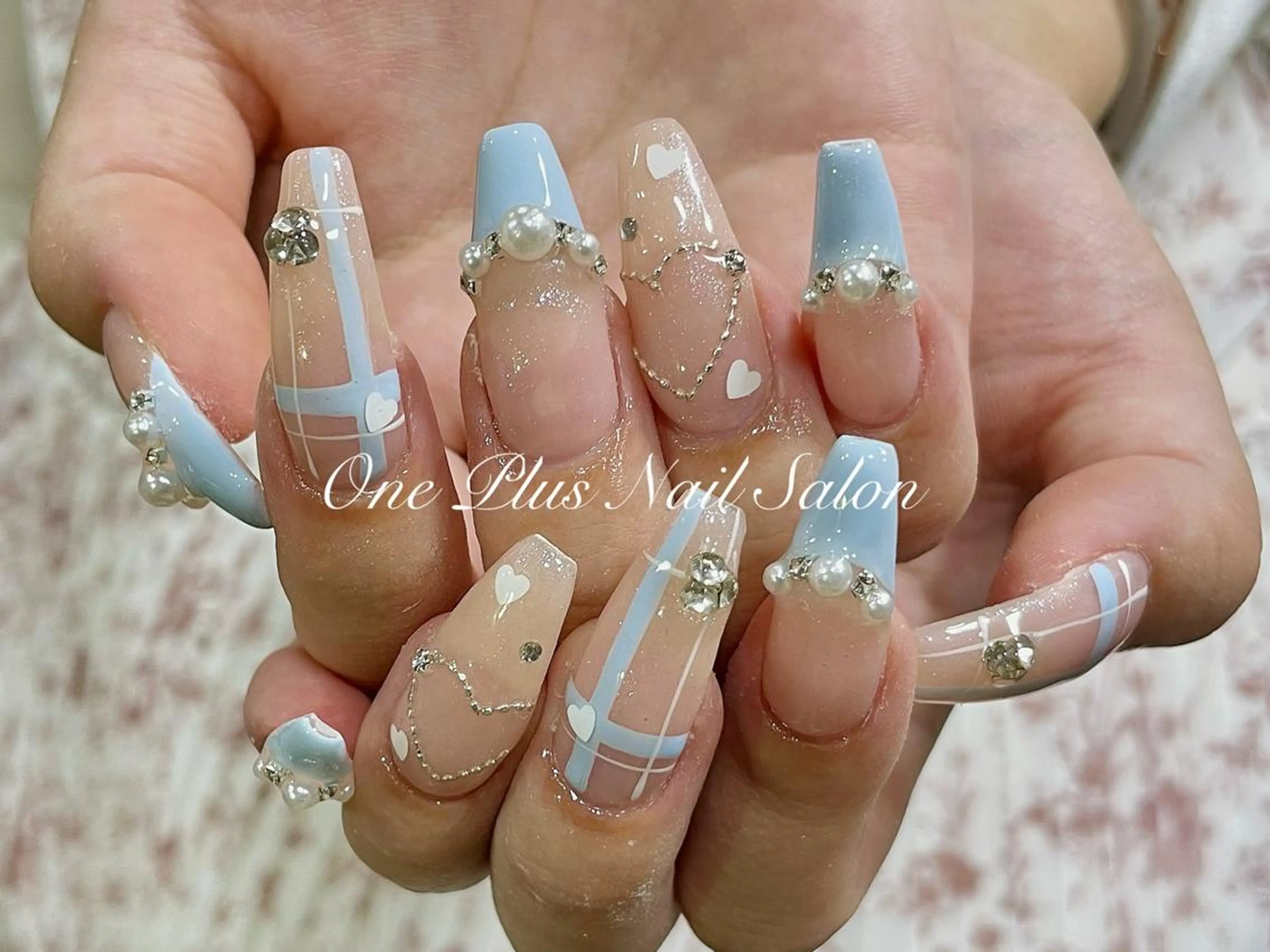 ネイル アートネイル オーロラネイル ガーリー キラキラネイル 韓国ネイル One Plus Nail Salonのネイルデザイン