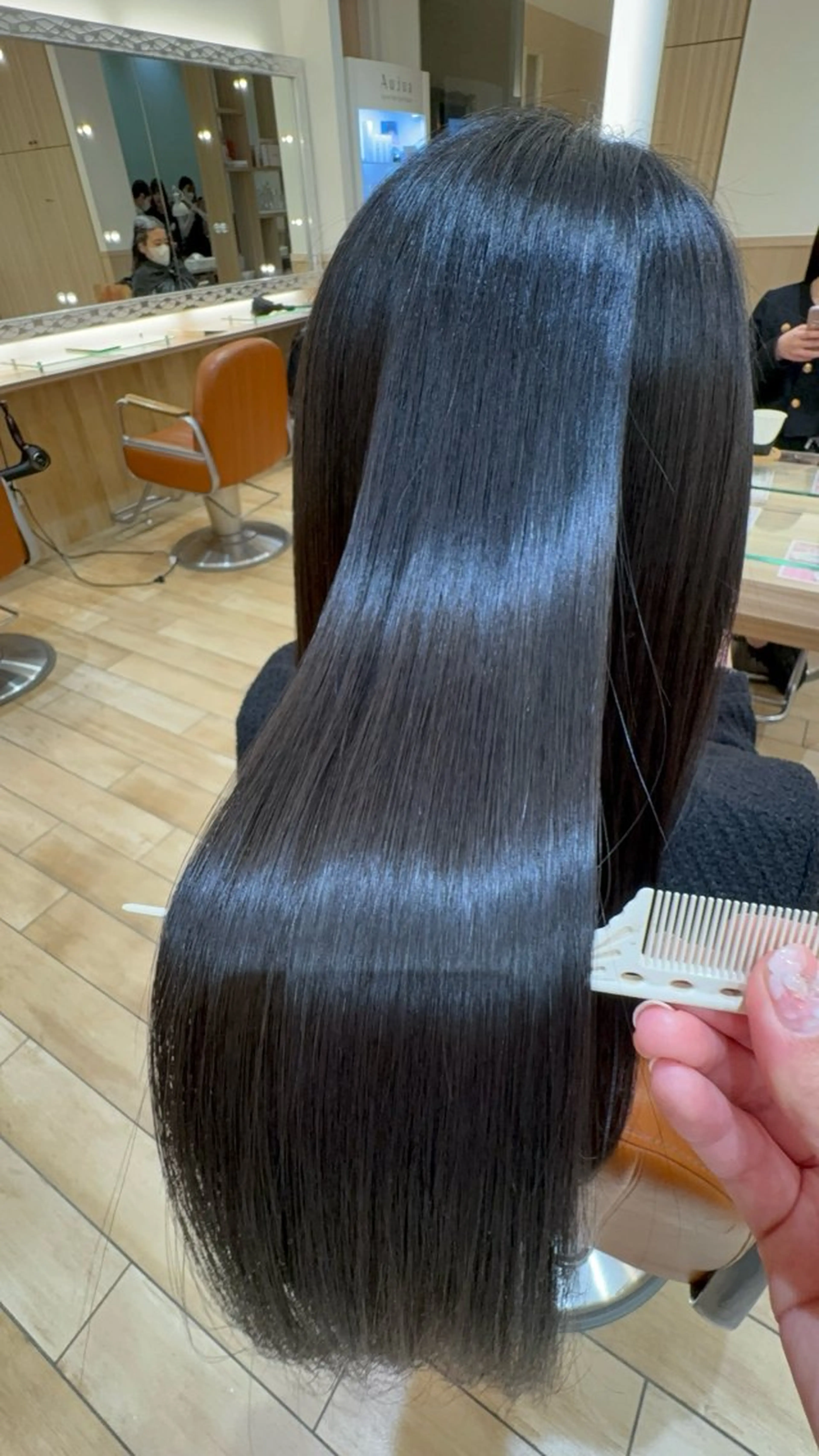 ロング 中間 愛加のヘアスタイル